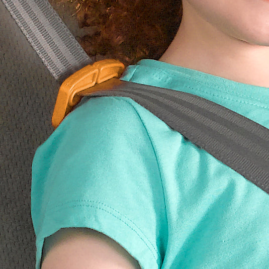 Chicco GoFit Backless Booster Car Seat for Kids - Lightweight, Comfortable & Safe Travel Booster - Perfect for School, Road Trips & Everyday Use