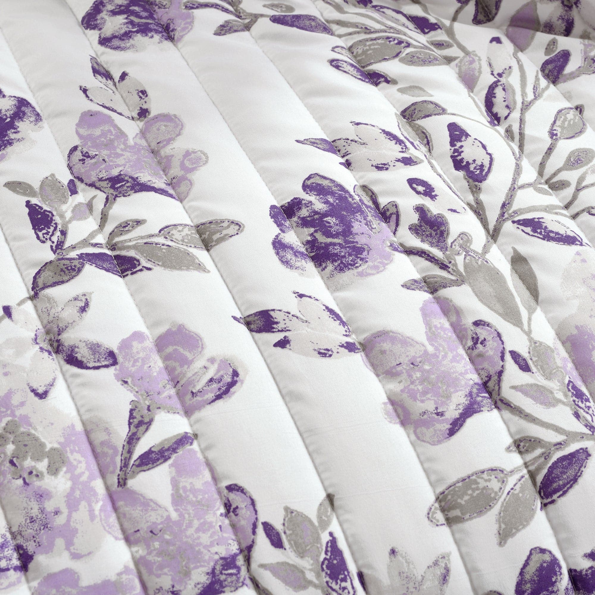 Tanisha Reversible Quilt 3-Piece Bedding Set - Soft Comforter, Pillow Shams & Bed Skirt - Cozy All-Season Luxury for Master Bedroom, Guest Room & Dorm Decor