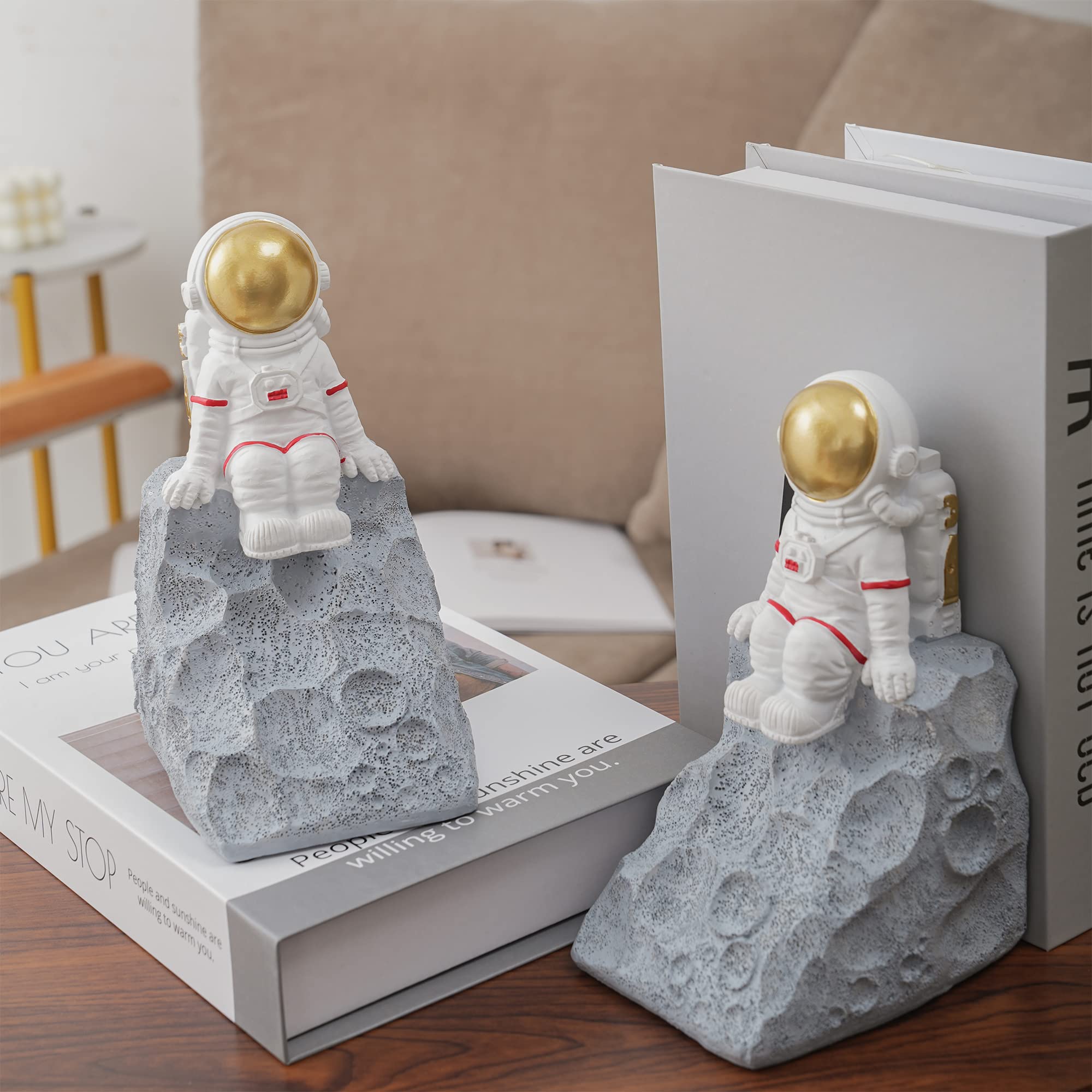 BUTILIVEEN Astronaut Bookends - Space-Themed Book Holders for Shelves, Desks & Bookcases | Unique Gifts for Space Lovers | Perfect for Kids' Rooms, Office Decor & Sci-Fi Themed Spaces