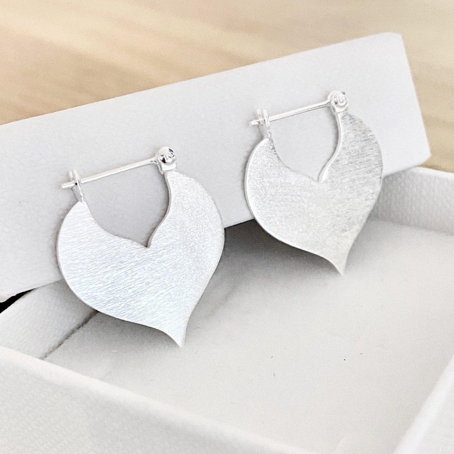 Laihas Prestige Gypsy Flower Petal Sterling Silver Earrings for Women - Boho Chic Dangle Earrings for Party, Wedding & Everyday Wear