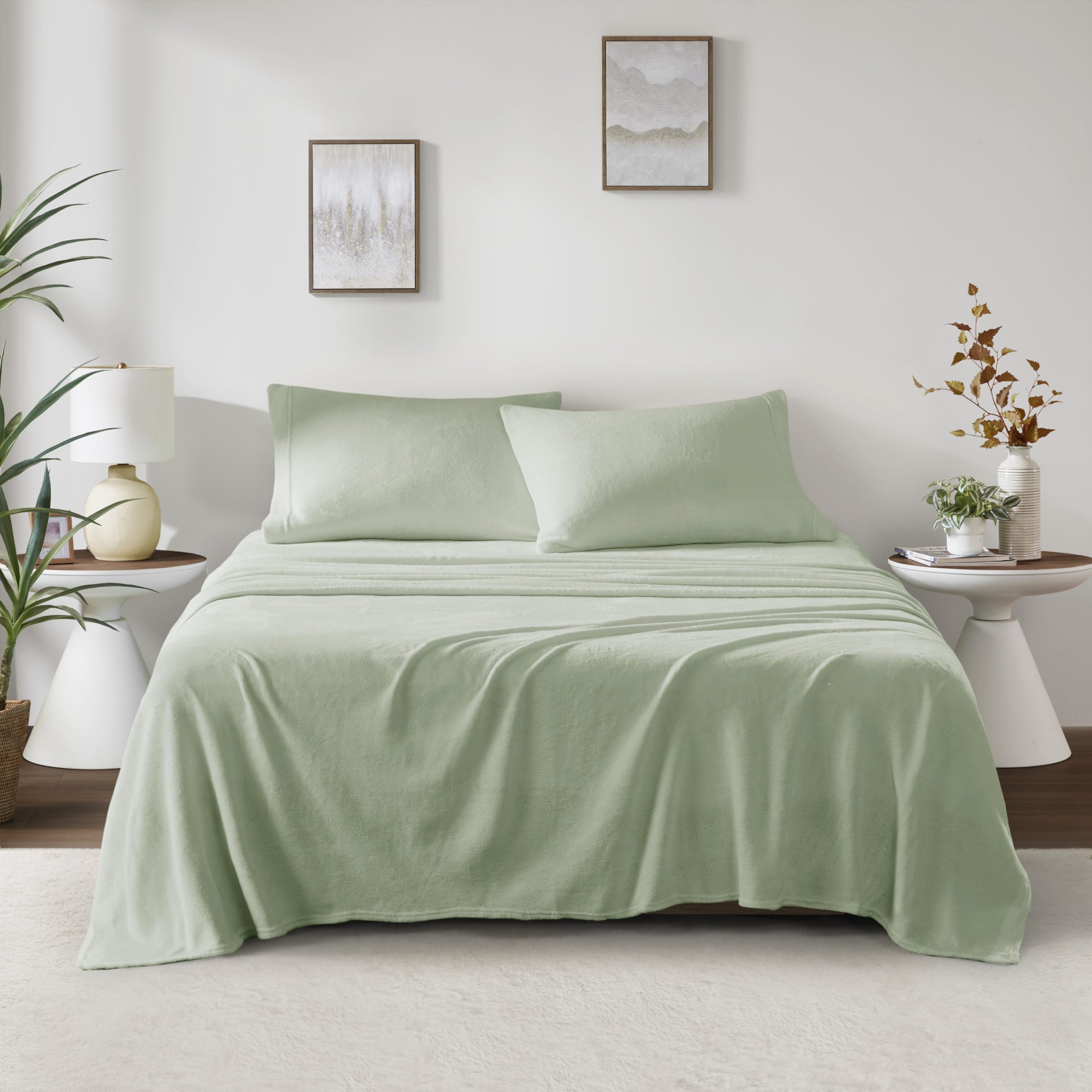 True North by Sleep Philosophy 4-Piece Queen Sheet Set - Soft & Warm Plush Bedding, Solid Green, Fits 16