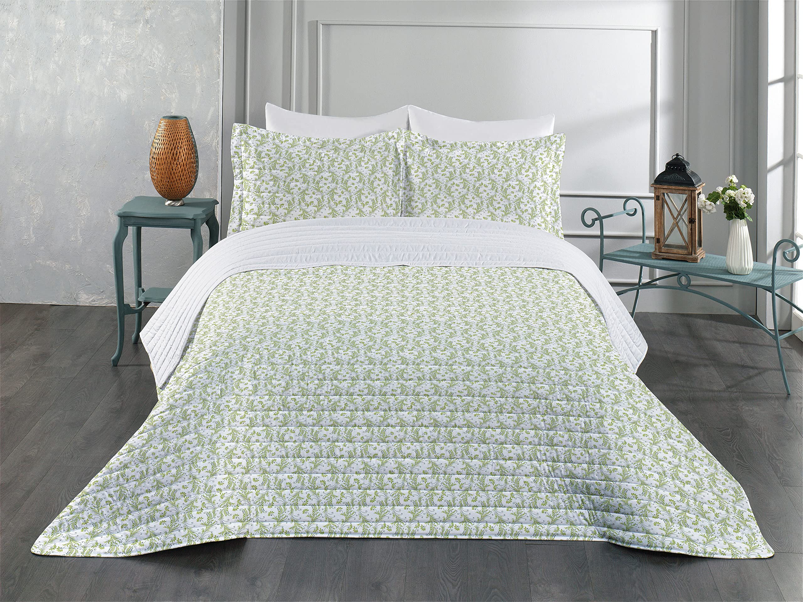 Ambesonne Floral Microfiber Bedspread Set - King Size Green Black White Paisley Leaf Design with Pillow Shams & Comforter | Soft Luxury Bedding for Master Bedroom, Guest Room & Dorm Decor