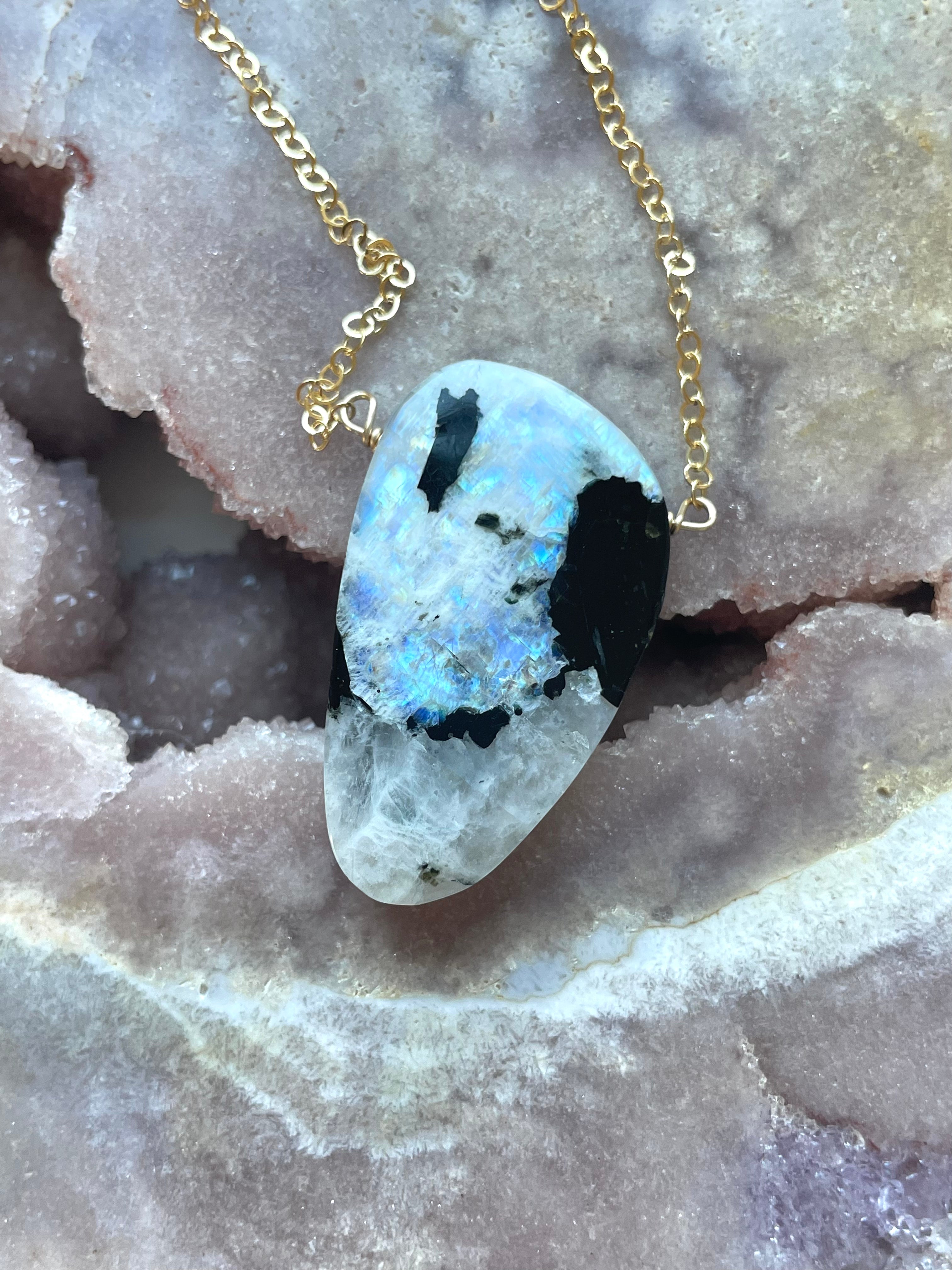 Moonstone Pendant Necklace - 14K Gold Filled Jewelry for Women - Elegant Healing Crystal Gift for Birthday, Anniversary & Everyday Wear