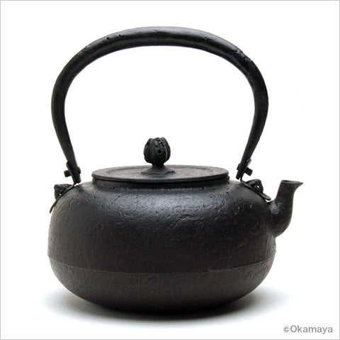 Authentic Japanese Nanbu Tetsubin Iron Teapot - Koizumi Nizaemon 11th Generation Yuzu Shape with Gift Box | Perfect for Traditional Tea Ceremony & Home Decoration