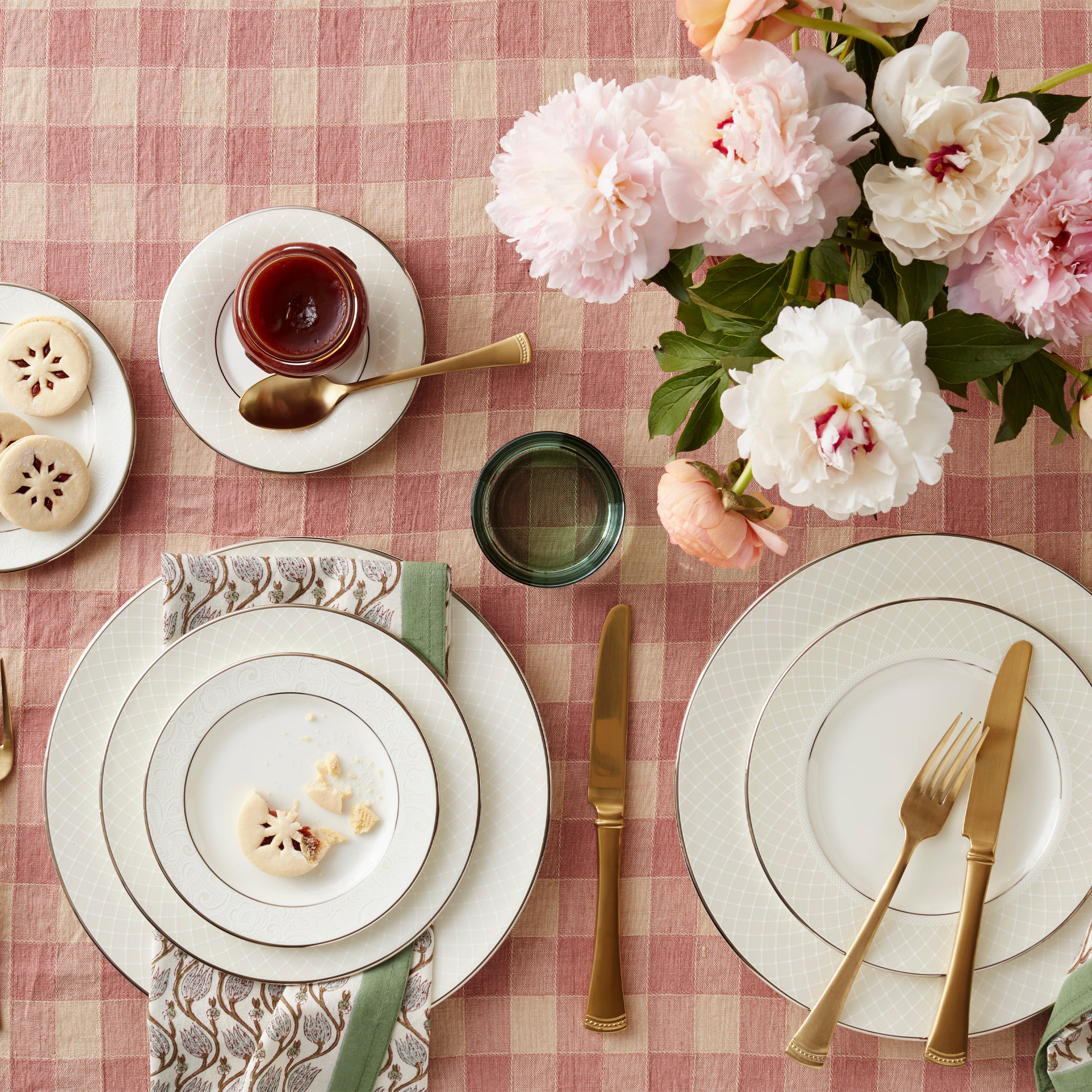 Elegant Venetian Lace 5-Piece Place Setting Set - Premium Tableware for Formal Dining, Wedding, and Special Occasions