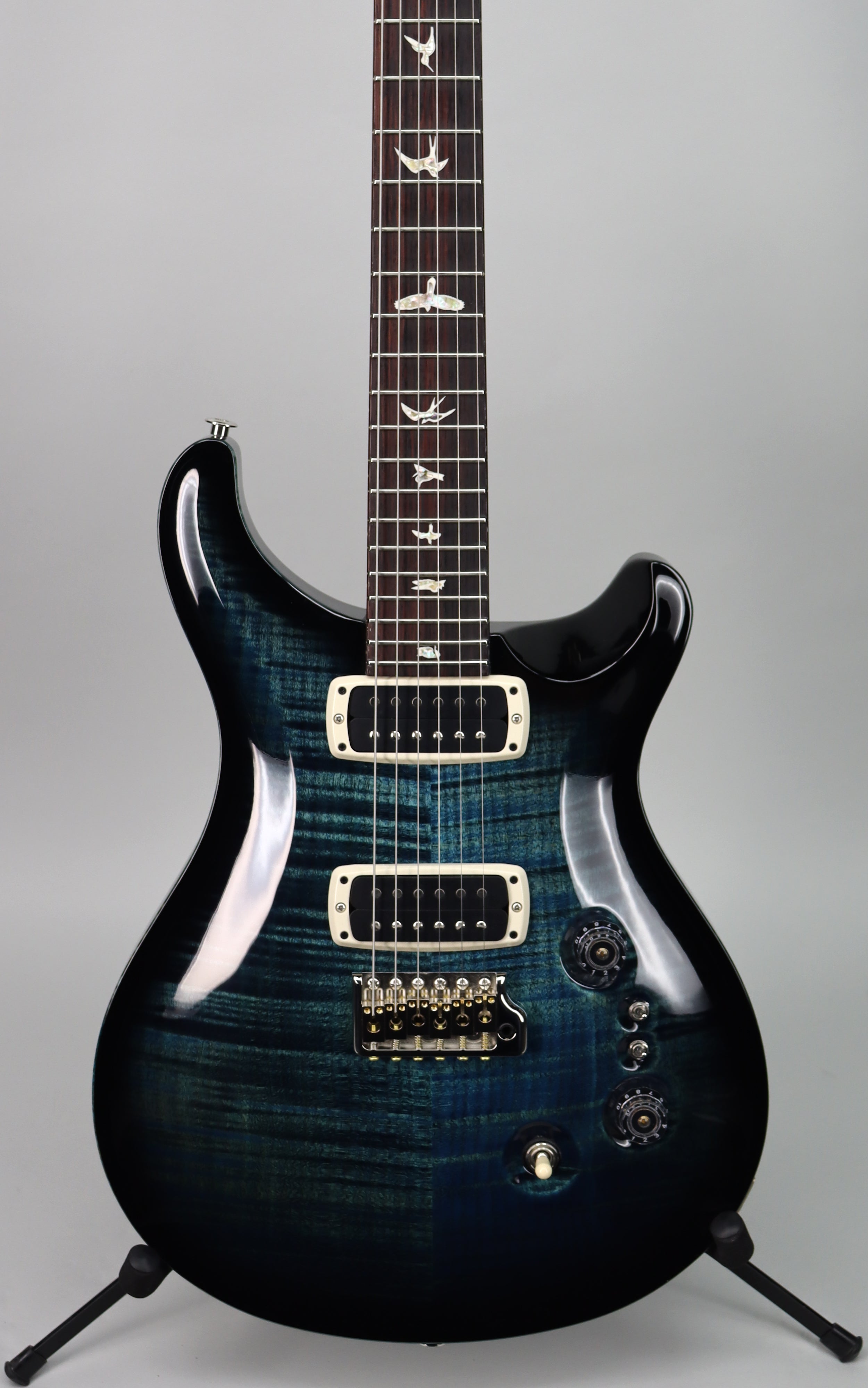 Paul Reed Smith Custom 24 08 Electric Guitar - Cobalt Smokeburst Finish | Professional Grade Instrument for Stage & Studio Performances