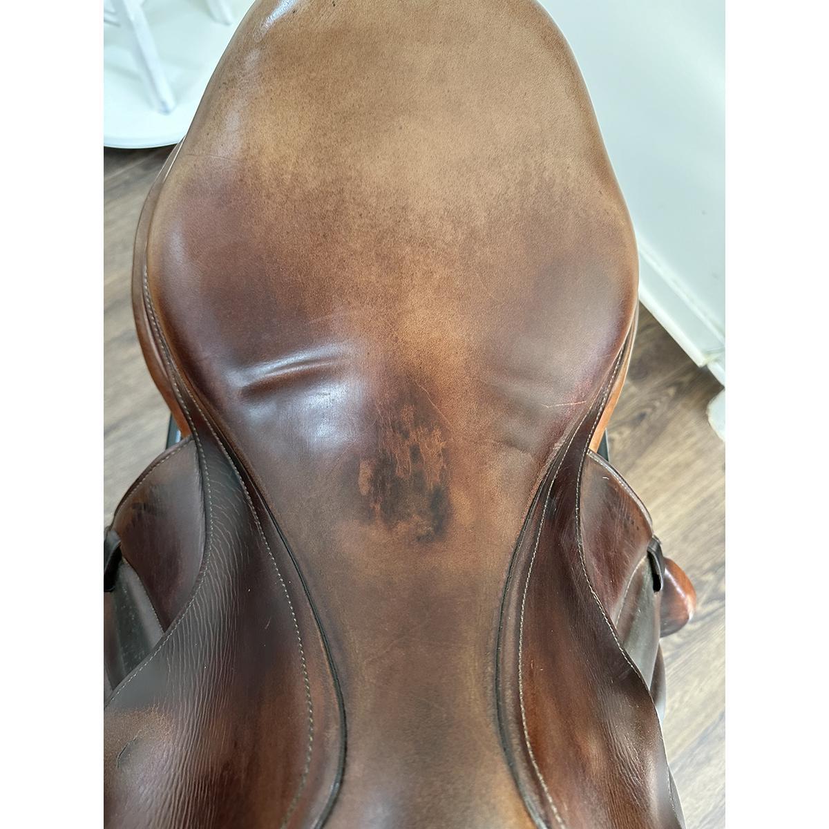 Antares Evolution Monoflap 17.5 Close Contact Saddle - Premium Used English Riding Saddle for Jumping & Dressage | Perfect for Equestrian Training & Horse Shows