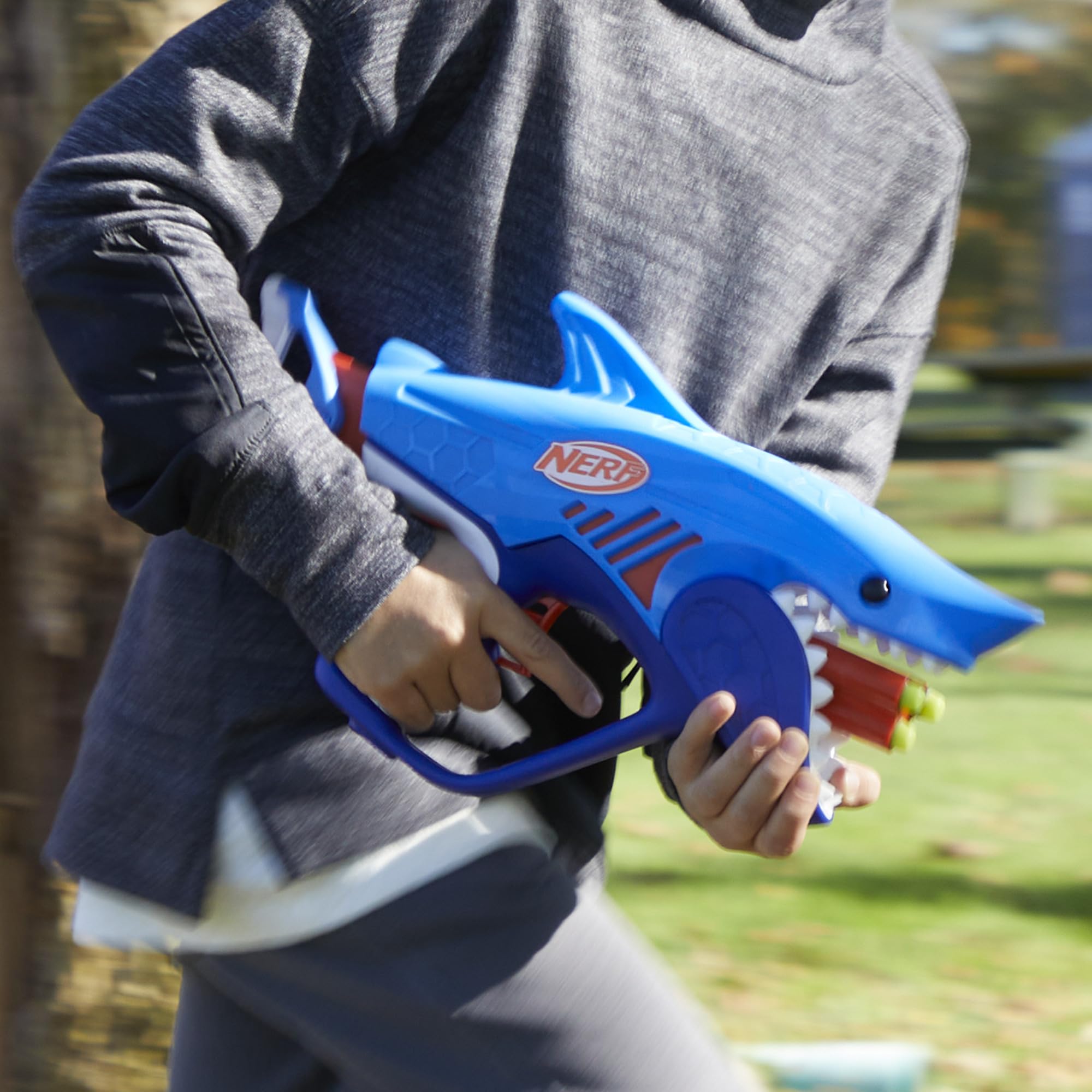 NERF Junior Wild Sharkfire Dart Blaster Toy - Easy to Play with 8 Nerf Elite Darts - Fun Outdoor Shark-Themed Blaster for Kids Ages 6+ - Perfect for Backyard Battles, Birthday Parties & Summer Playtime