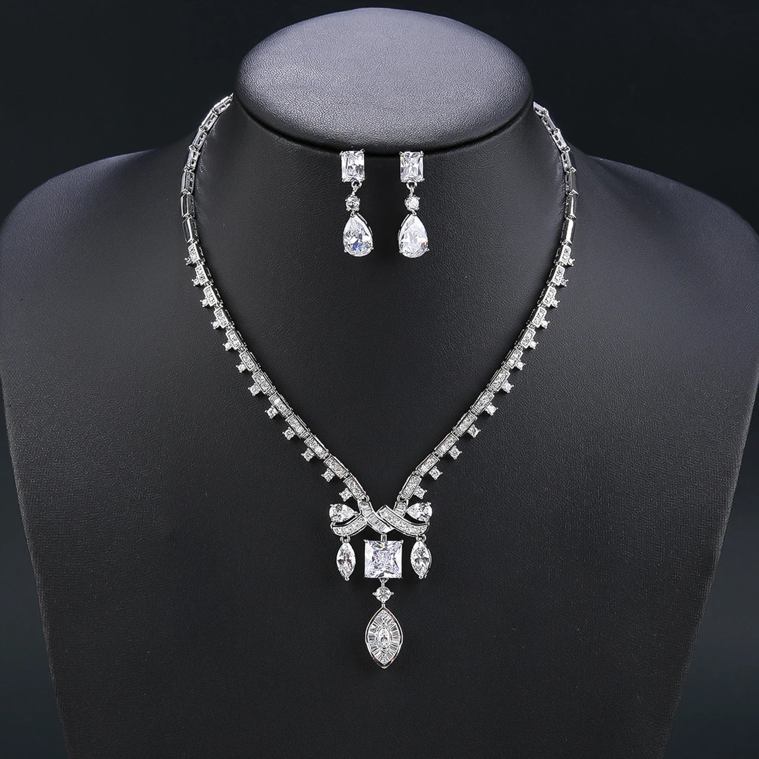 Elegant Cubic Zirconia Earrings and Necklace Set for Women - Shiny Party Jewelry Accessories for Banquet, Wedding & Evening Dresses | CN11410