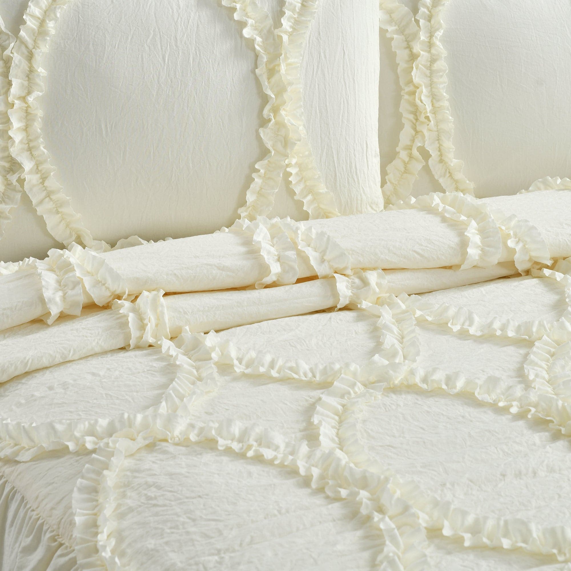 Riviera 3-Piece Bedspread Set - Queen Size Luxury Quilted Coverlet with Matching Pillow Shams - Perfect for Master Bedroom, Guest Room & Hotel Decor