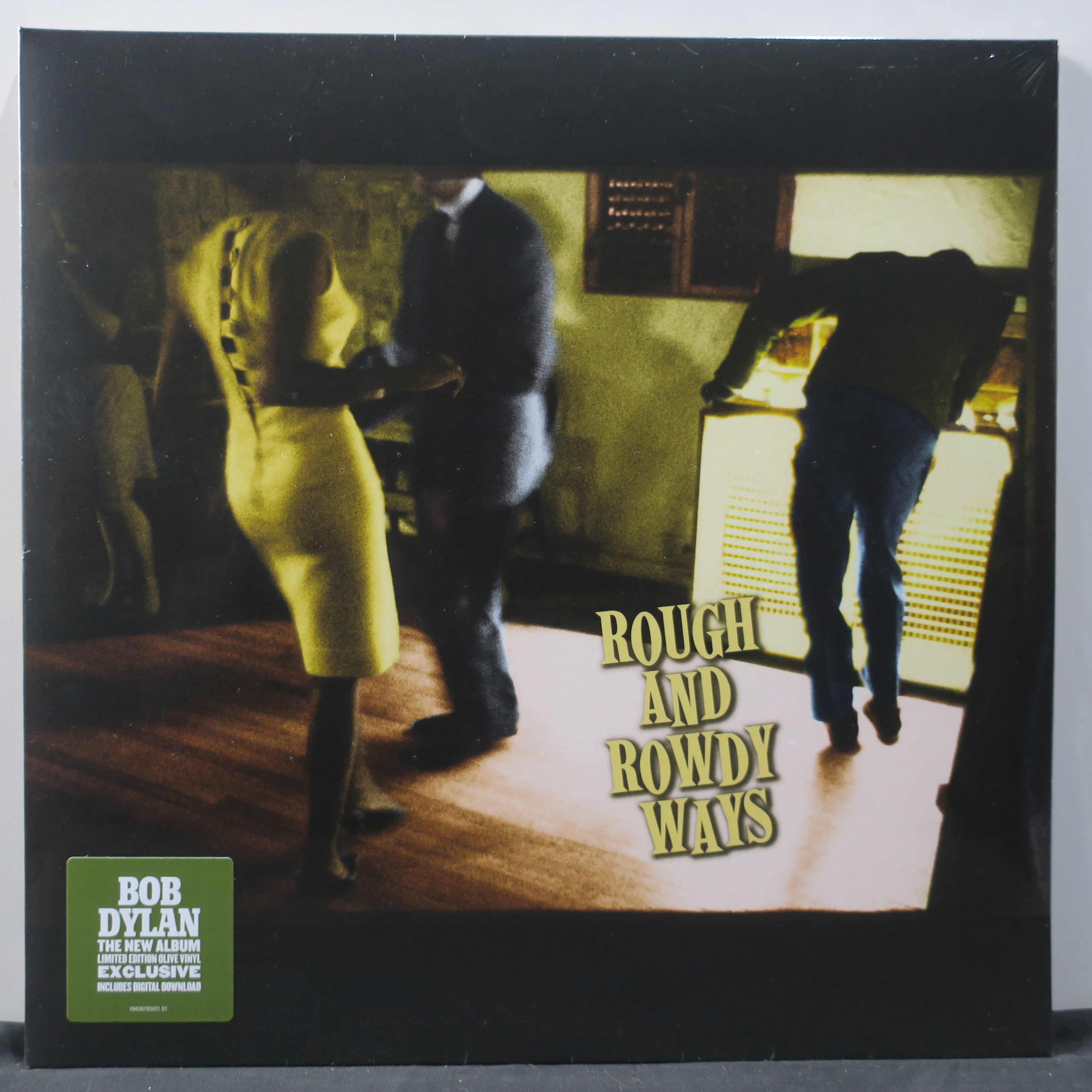 BOB DYLAN 'Rough And Rowdy Ways' Limited Edition GREEN Vinyl 2LP Record - Perfect for Music Collectors & Vinyl Enthusiasts