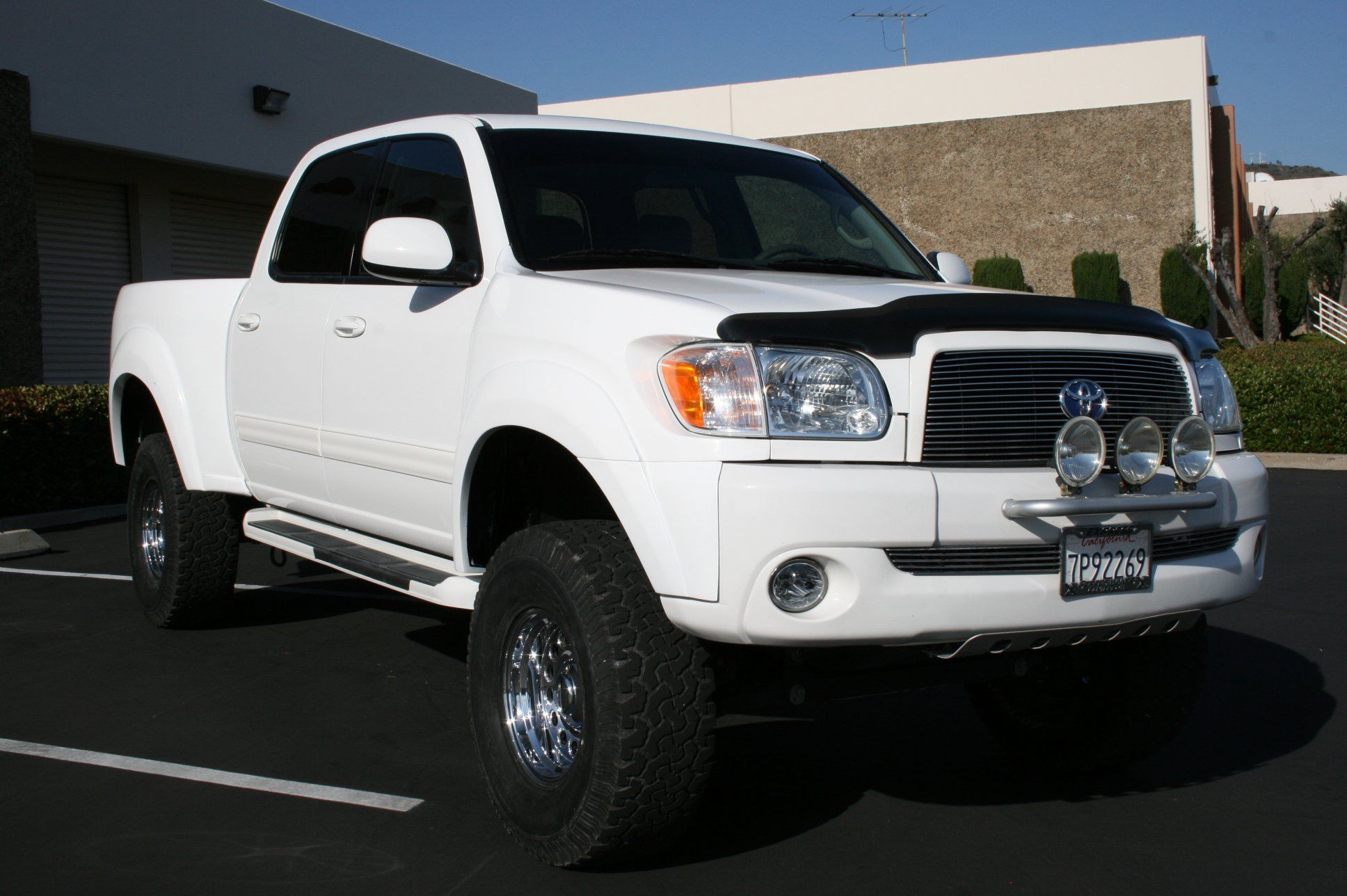 00-06 Toyota Tundra Double Cab Fenders with 4 Bulge Design | Replacement Body Panels for Pickup Trucks | Perfect for Off-Roading & Custom Builds