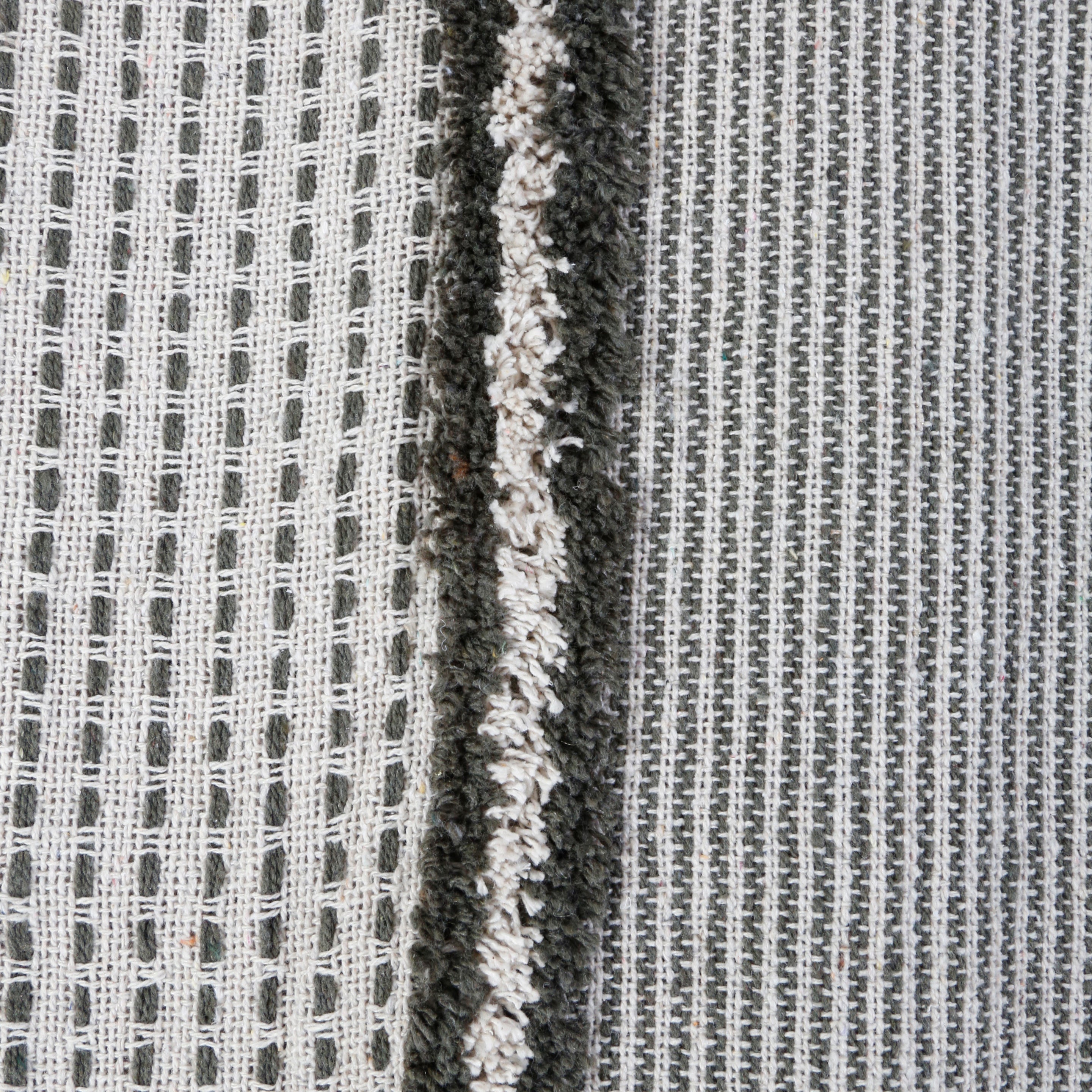 Jagger Oversized Throw Blanket - Ultra Soft & Cozy Large Fleece Blanket for Couch, Bed & Sofa - Perfect for Lounging, Movie Nights & Cold Weather Comfort