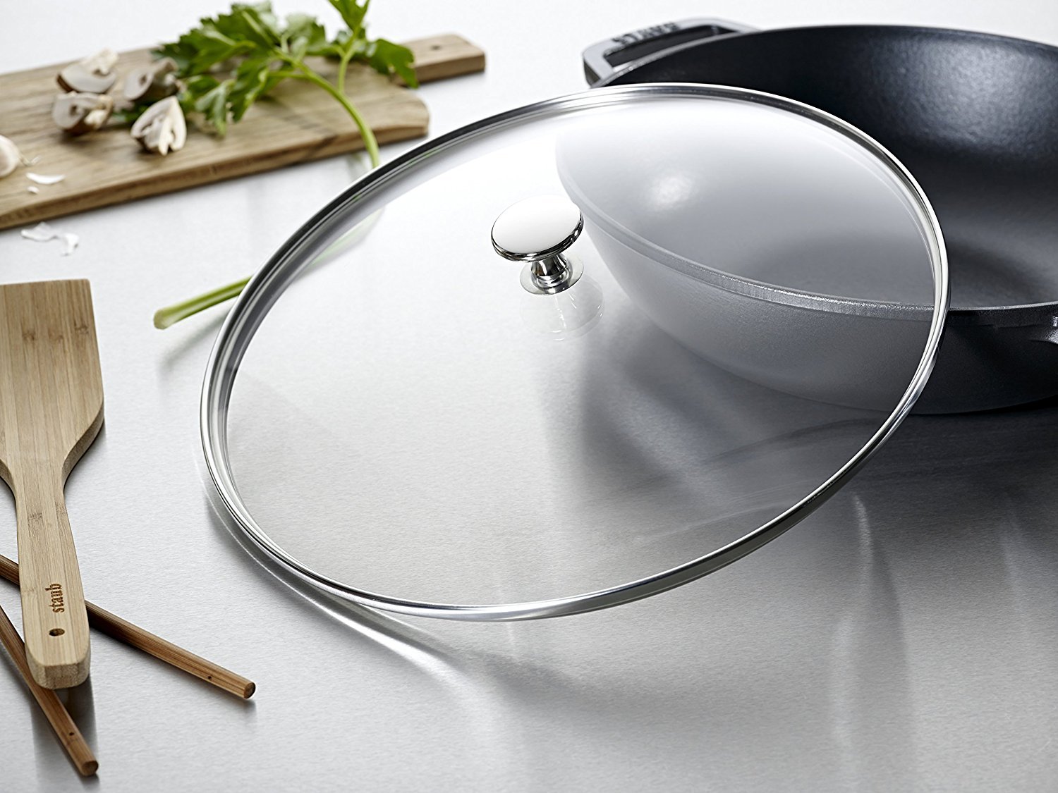 STAUB 30cm Cast Iron Wok with Glass Lid & Removable Grill - 4.4L Grenadine Red - Perfect for Stir-Frying, Deep Frying & Asian Cooking at Home