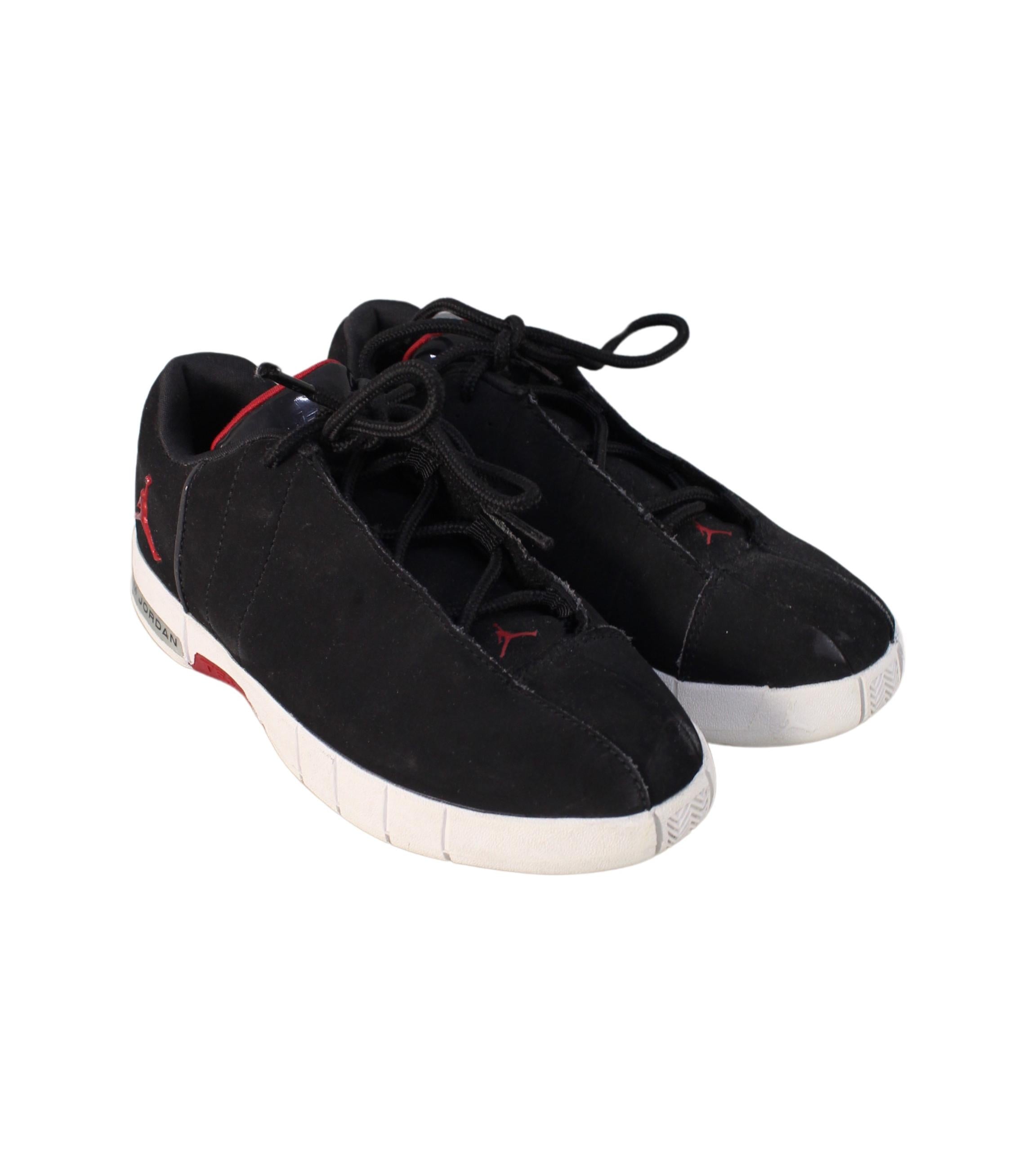 Air Jordan Retro Sneakers for Men & Women - Size EU31 (US Men's 7 / Women's 8.5) - Basketball Shoes for Court Performance & Street Style Fashion