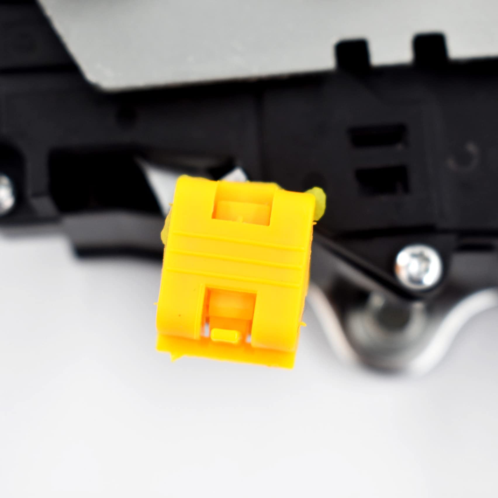15880052 Door Lock Actuator & Latch Assembly - Front Left Driver Side Replacement for Chevy/GMC Trucks & SUVs (Escalade, Silverado, Tahoe, Sierra, Yukon XL 1500/2500) - Perfect for DIY Auto Repairs & Door Lock Mechanism Replacement