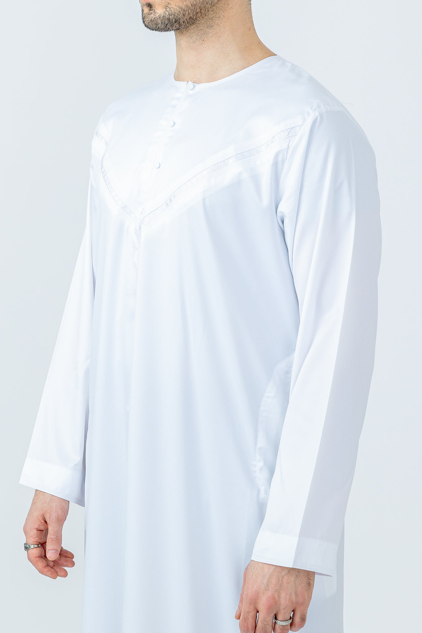 Premium Iced White Omani Jubbah - Traditional Islamic Robe for Men - Perfect for Eid, Ramadan & Special Occasions