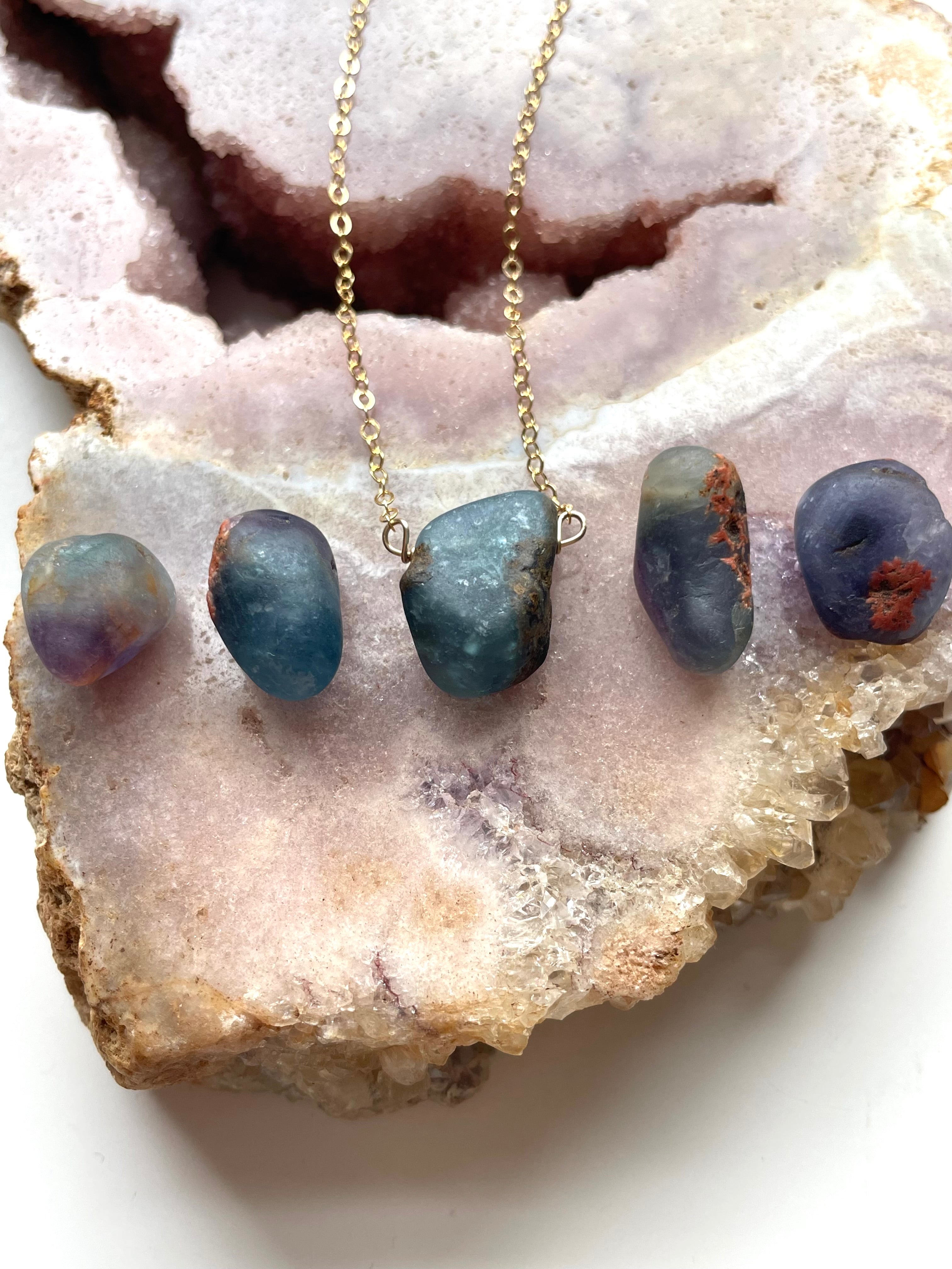 Natural Fluorite Pebble Crystal Necklace for Women – Healing Stone Jewelry for Energy Balance & Stress Relief | Perfect for Meditation, Yoga & Spiritual Gifts