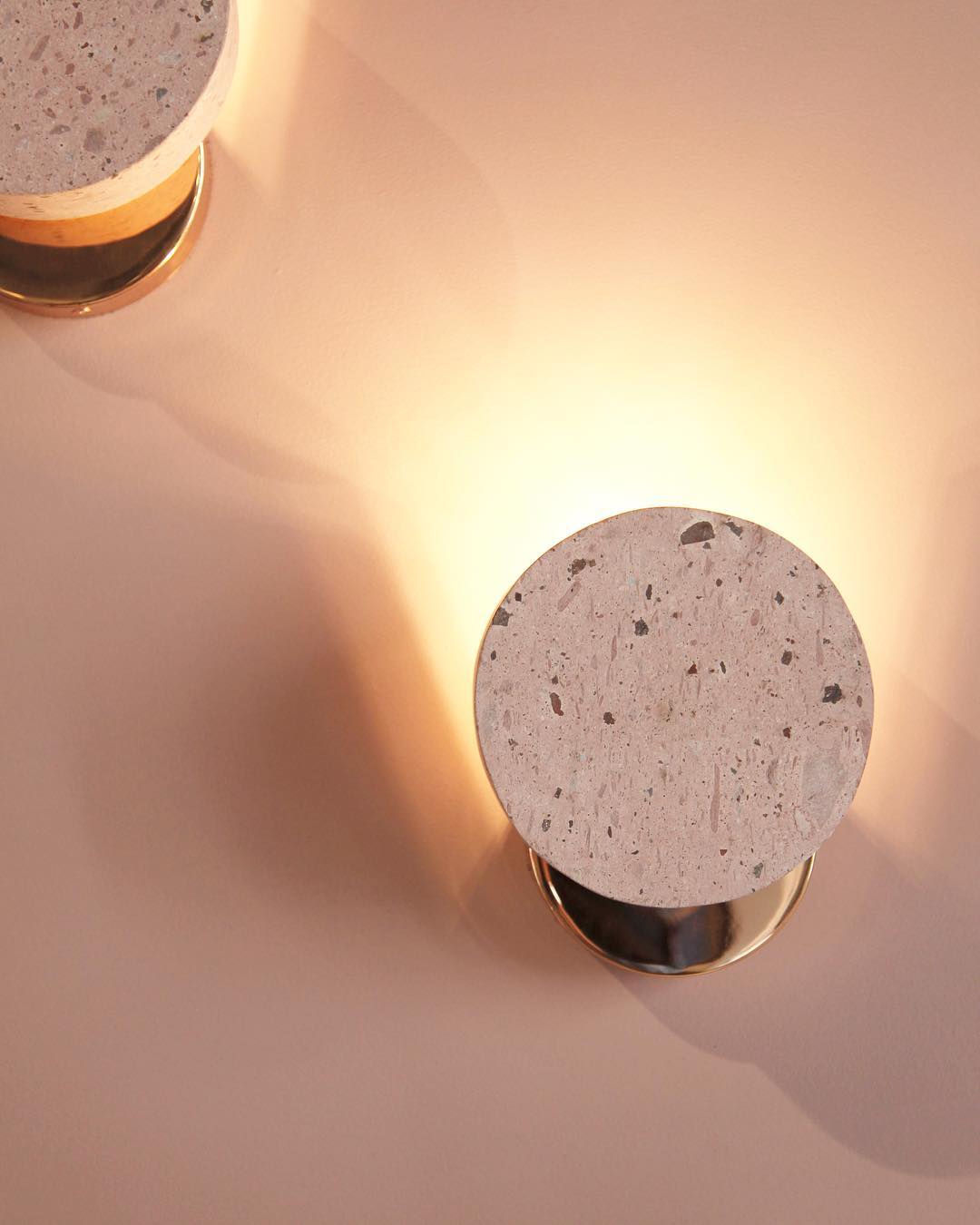 Ambra Modern Wall Lamp - Sleek LED Sconce for Bedroom, Living Room & Hallway Lighting - Energy Efficient Indoor Wall Light Fixture (Black/White) - Perfect for Home, Office & Hotel Decor