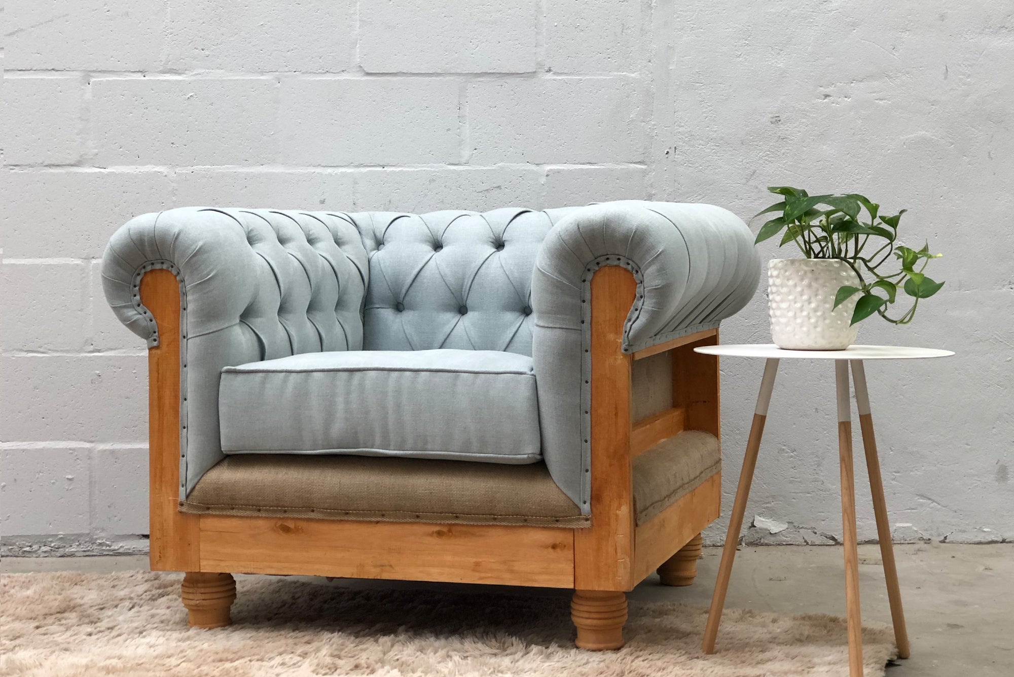 Chesterfield Restoration Sofa - Classic 1-Seater Leather Couch for Living Room, Office & Lounge | Elegant Home Decor Furniture