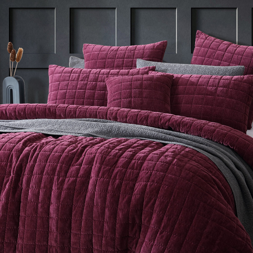 Apollo Plum Quilt Cover Set - Queen Size Bedding Set | Soft & Breathable Cotton Duvet Cover | Perfect for Master Bedroom, Guest Room & Hotel Decor