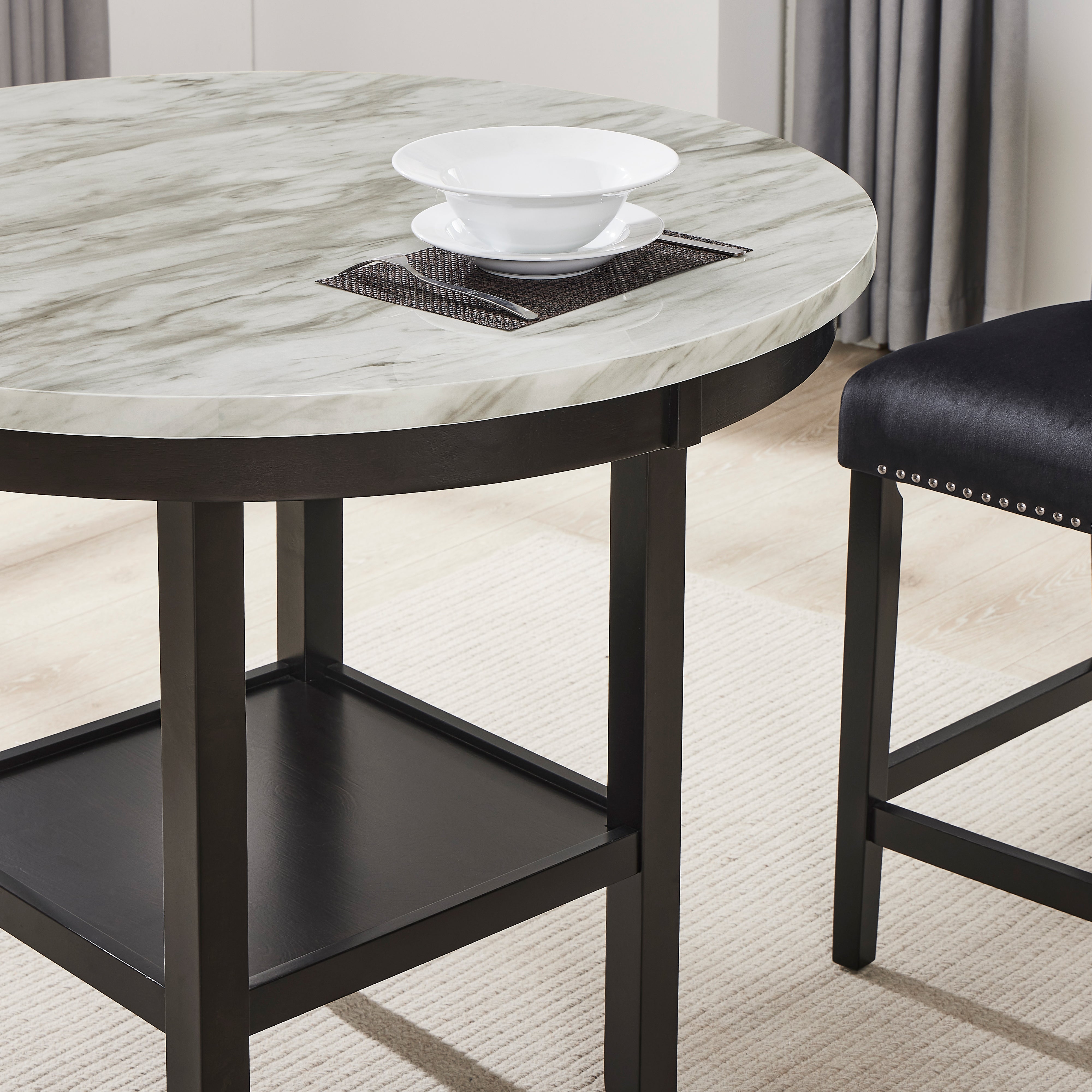 Roundhill Furniture 5-Piece Mella Counter Height Dining Set - Round Faux Marble Table with 4 Black Velvet Parsons Stools - Perfect for Kitchen, Breakfast Nook & Small Space Dining
