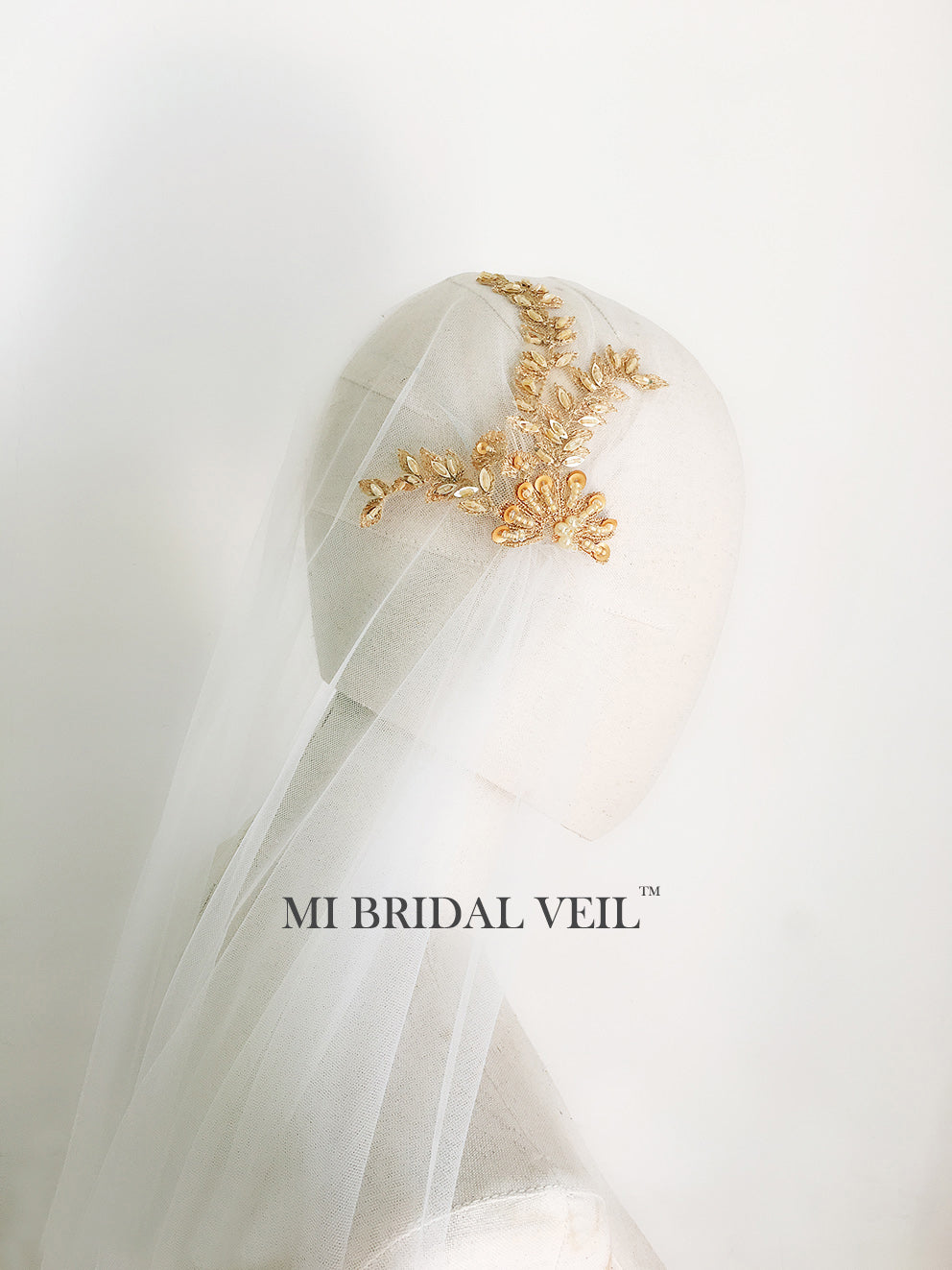 Elegant Beaded Vintage Lace Juliet Cap Wedding Veil - Classic Bridal Headpiece for Vintage Weddings, Church Ceremonies & Romantic Photos