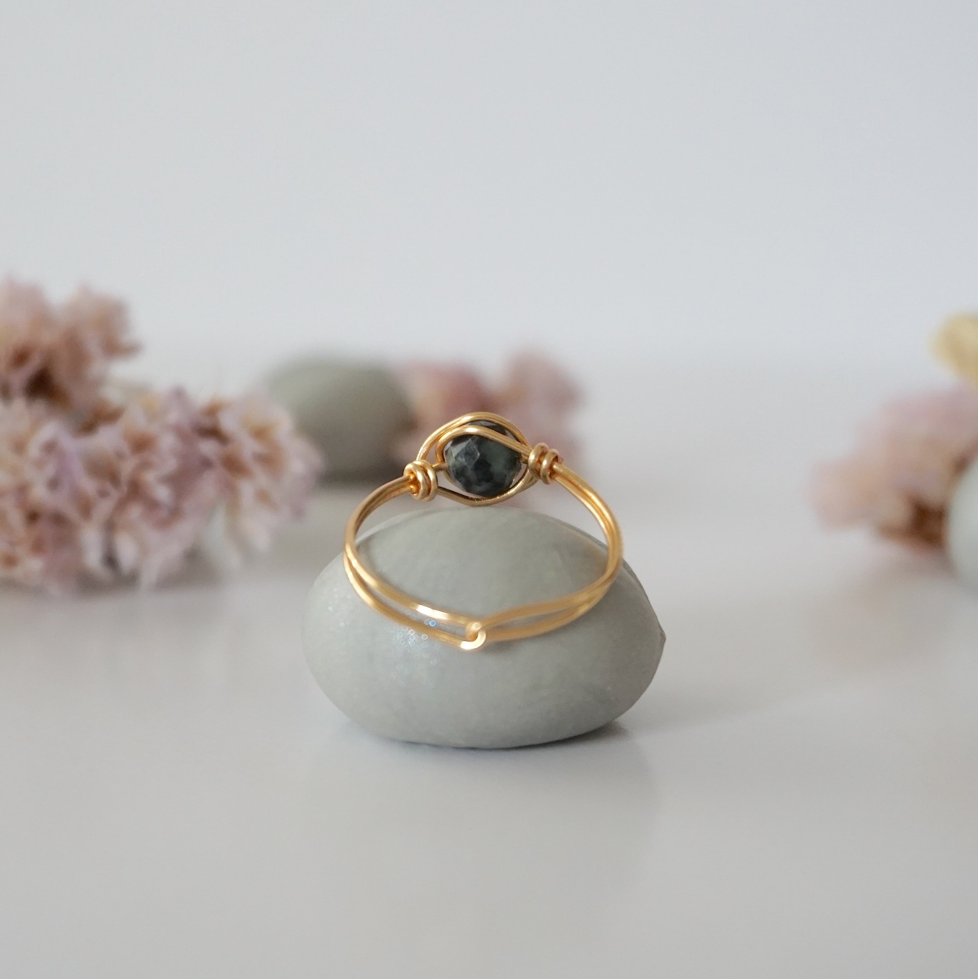 Emerald Birthstone Ring for Women - Elegant May Birthstone Jewelry Gift for Mom, Sister, Girlfriend - Perfect for Birthdays, Anniversaries & Special Occasions