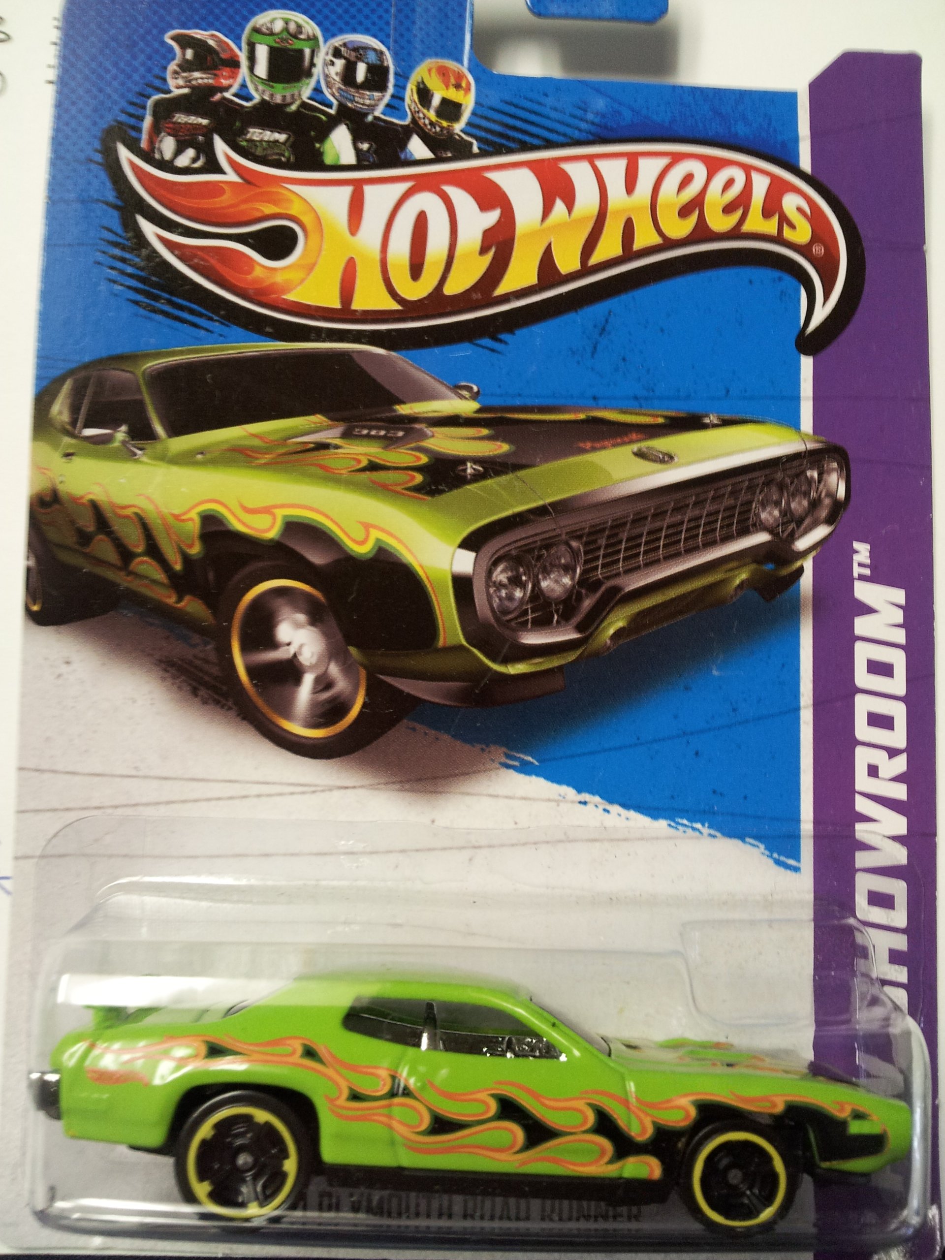 Hot Wheels '71 Plymouth Road Runner HW Showroom 215/250 Diecast Car - Collectible Toy Car for Kids & Adults, Perfect for Display, Gifts & Racing Play