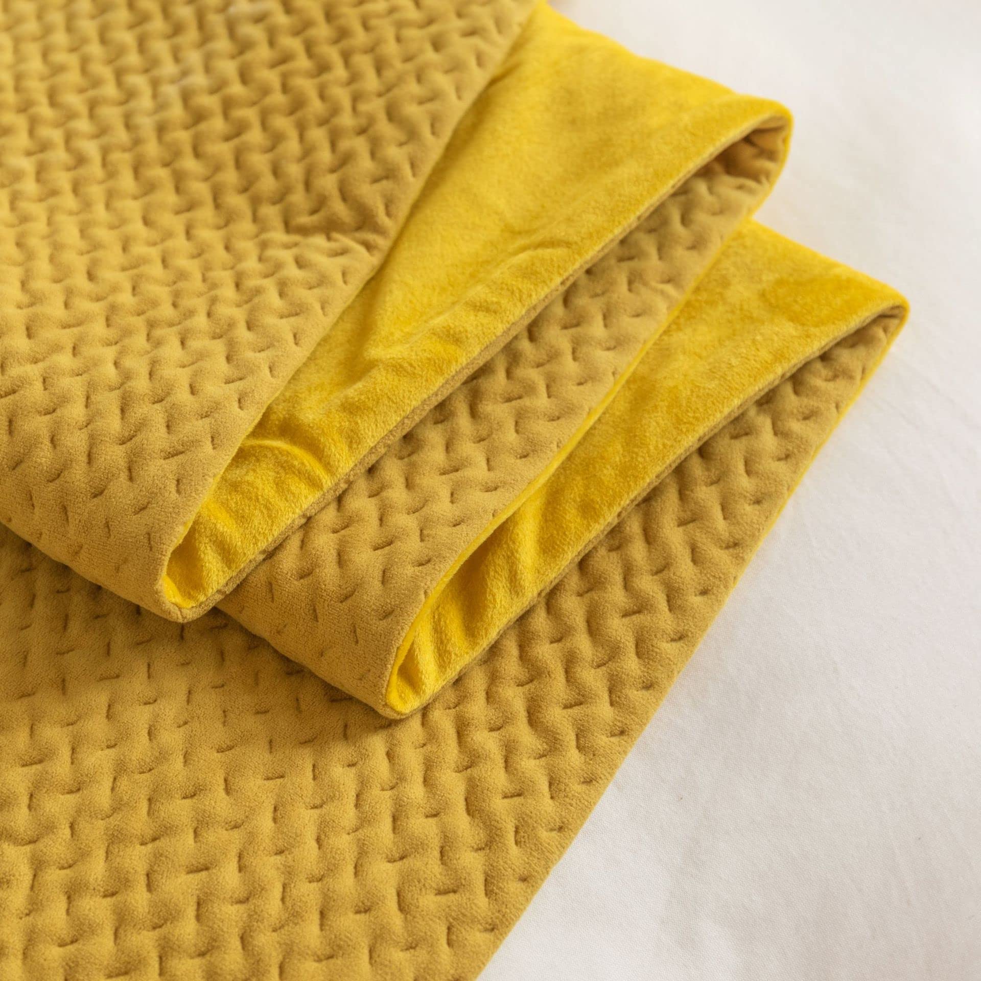 Luxury Velvet Bed Runner for King, Queen & Twin Beds - Striped Decorative Bed Scarf, 1-Piece Foot of Bed Throw & Table Runner - Perfect for Hotels, Bedrooms & Wedding Decor