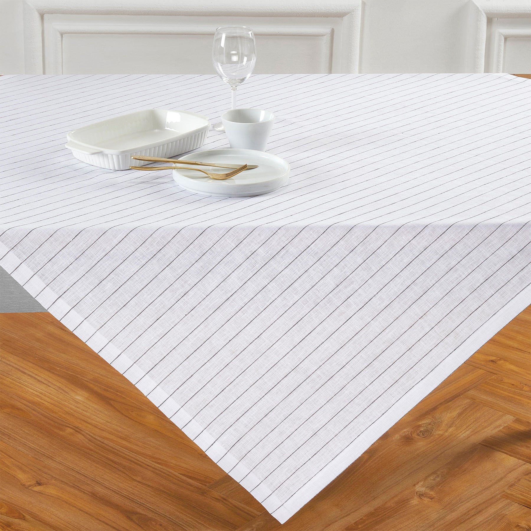 Stylish Pinstripe Table Throw - Elegant Dining & Home Decor for Parties, Weddings & Everyday Use