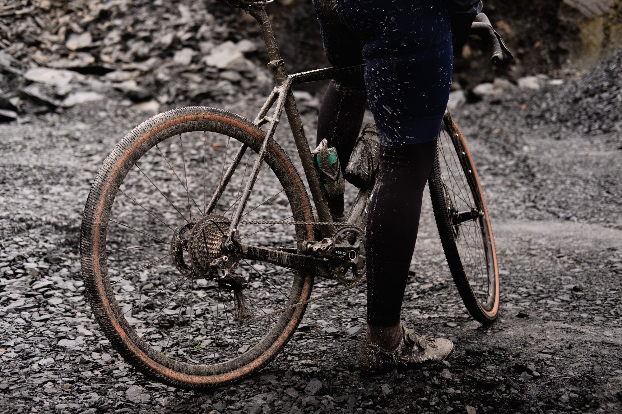 HUNT 4 Season Gravel Wheelset - Lightweight Carbon Bike Wheels for All-Terrain Cycling | Perfect for Adventure Riding, Commuting & Off-Road Trails