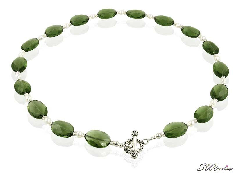 Elegant Green Crystal Pearl Beaded Necklace for Women - Perfect for Weddings, Parties & Special Occasions