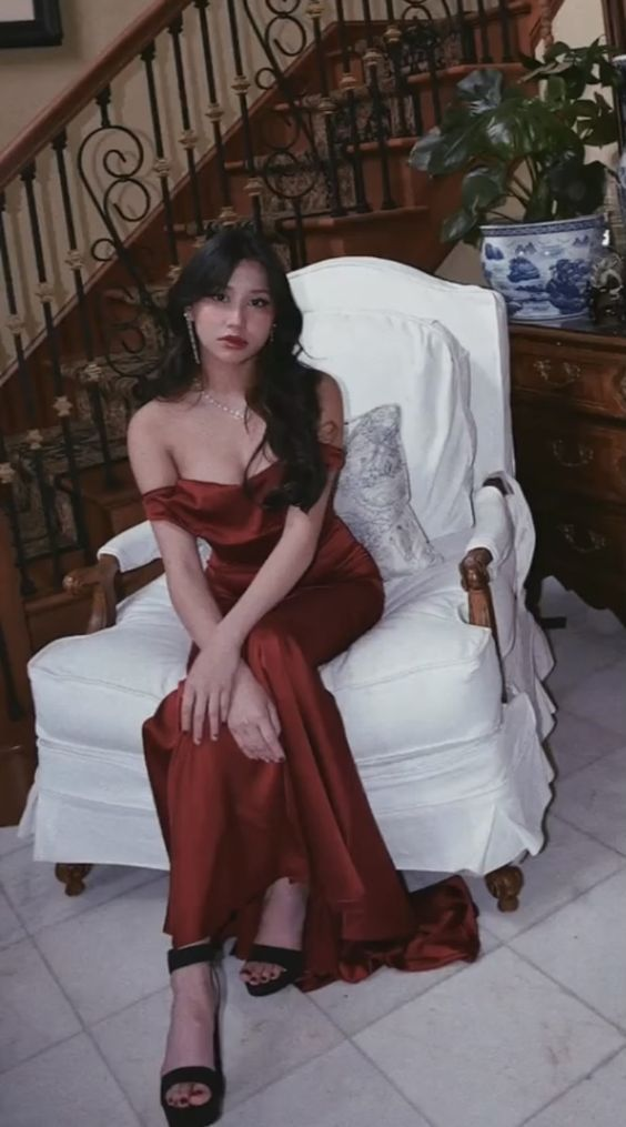 Elegant Burgundy Satin Mermaid Prom Dress for Women - Formal Evening Gown for Homecoming, Birthday Party & Special Occasions - Style J6138