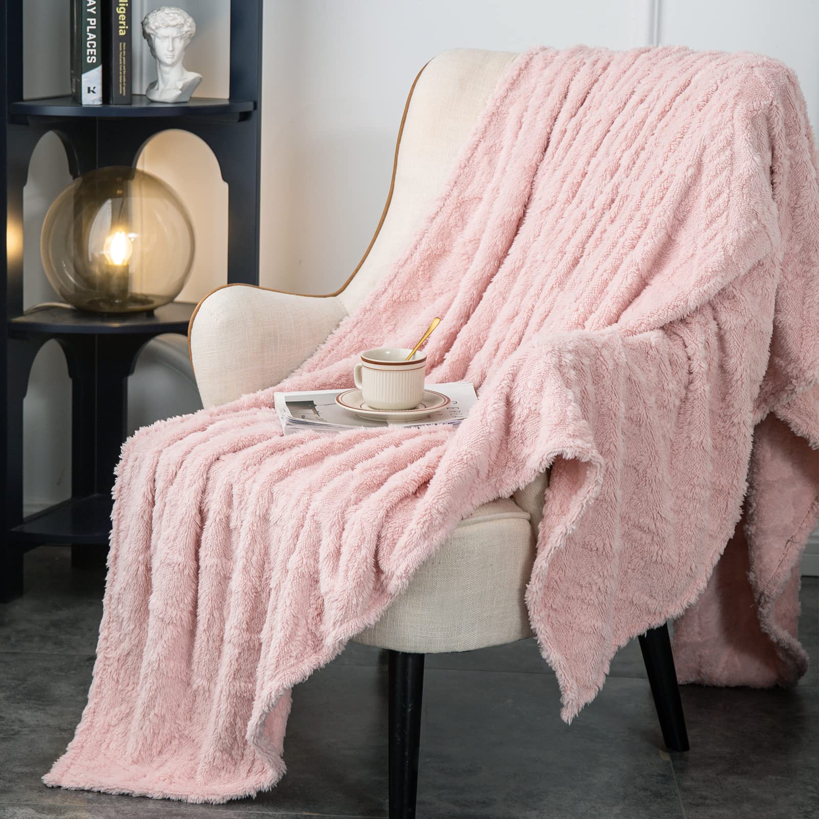DaysU Sherpa Fleece Blanket - Ultra Soft & Cozy Throw Blanket for Couch, Sofa, Bed - Lightweight Warm Fuzzy Blanket for Camping, Picnic, Travel - Pink Jacquard Design 50
