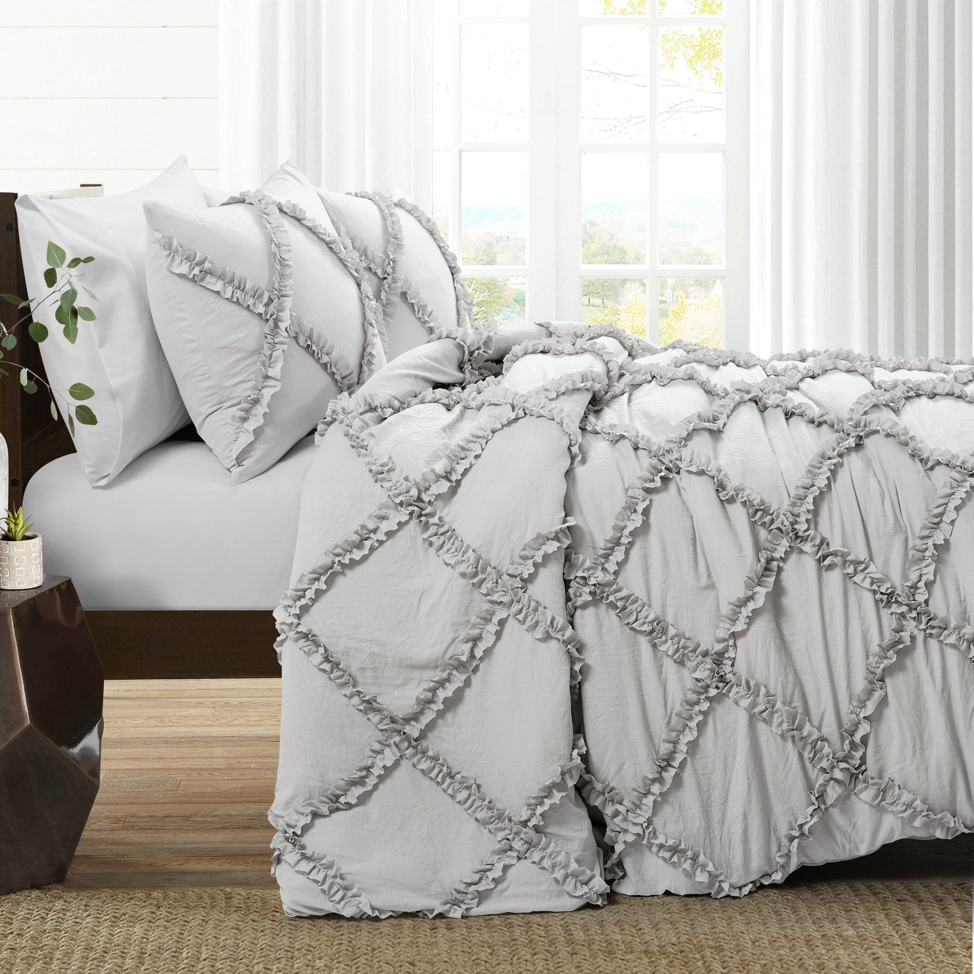 Luxury Ruffle Diamond 3-Piece Comforter Set - Queen Size Bedding with Pillow Shams - Elegant Bedroom Decor for Master Suite or Guest Room