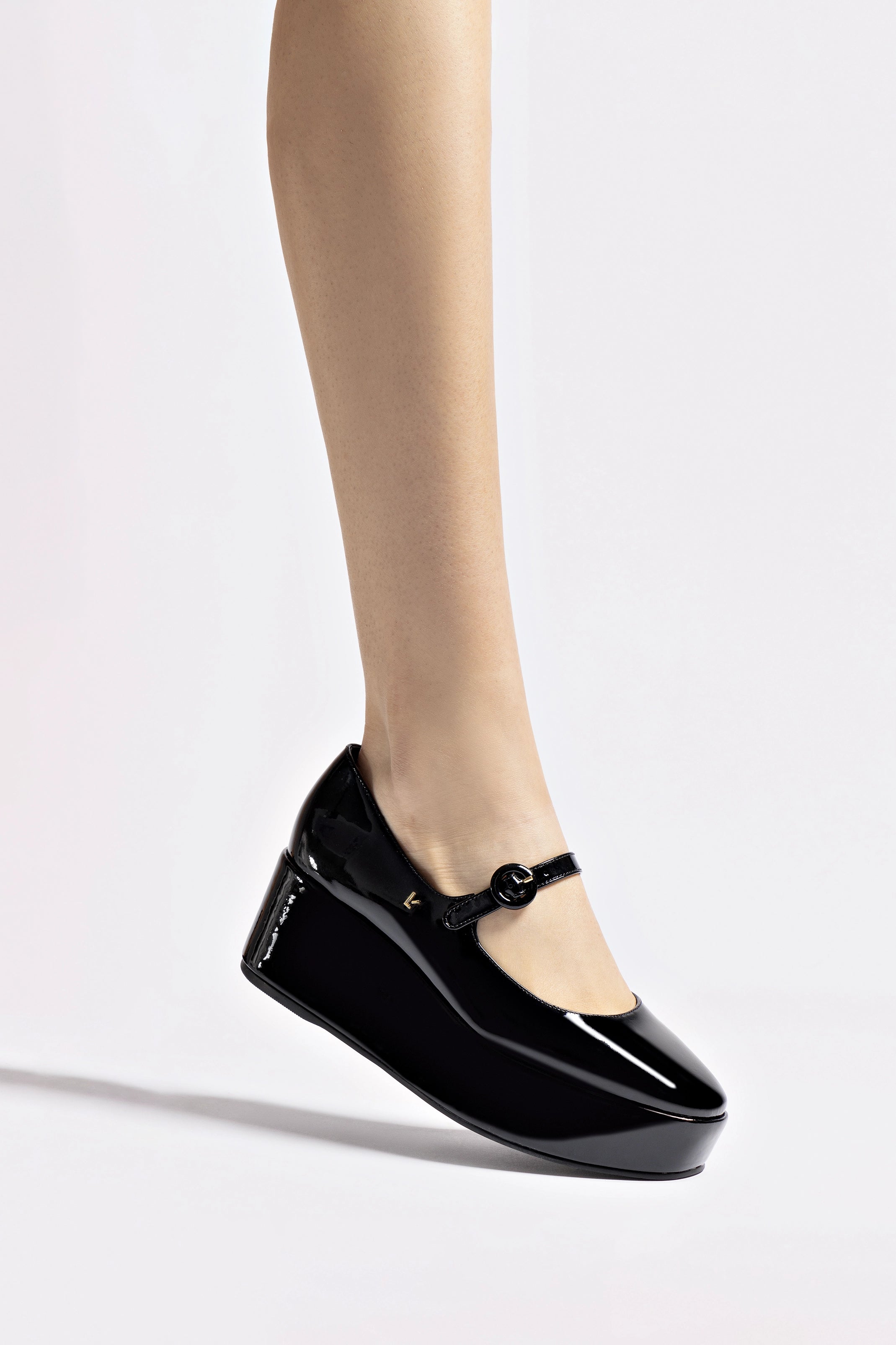 **Blair Flatform Sandals - Black Patent Leather Women's Shoes for Comfort & Style | Perfect for Casual Outings & Summer Fashion**