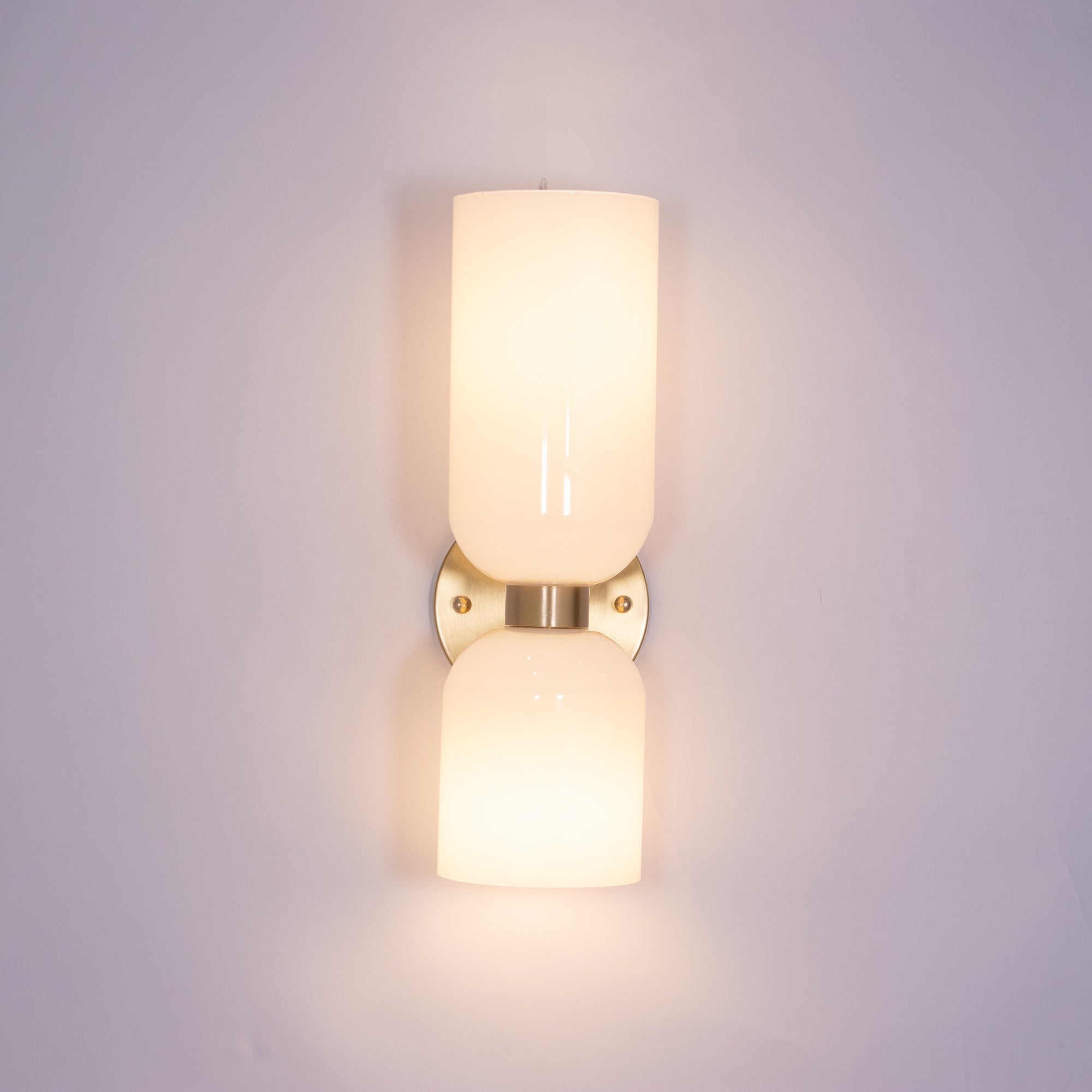 Edie Wall Lamp - Modern LED Sconce Light for Bedroom, Living Room & Hallway - Dimmable Plug-in Wall Light Fixture with Adjustable Arm - Perfect for Reading, Decor & Ambient Lighting