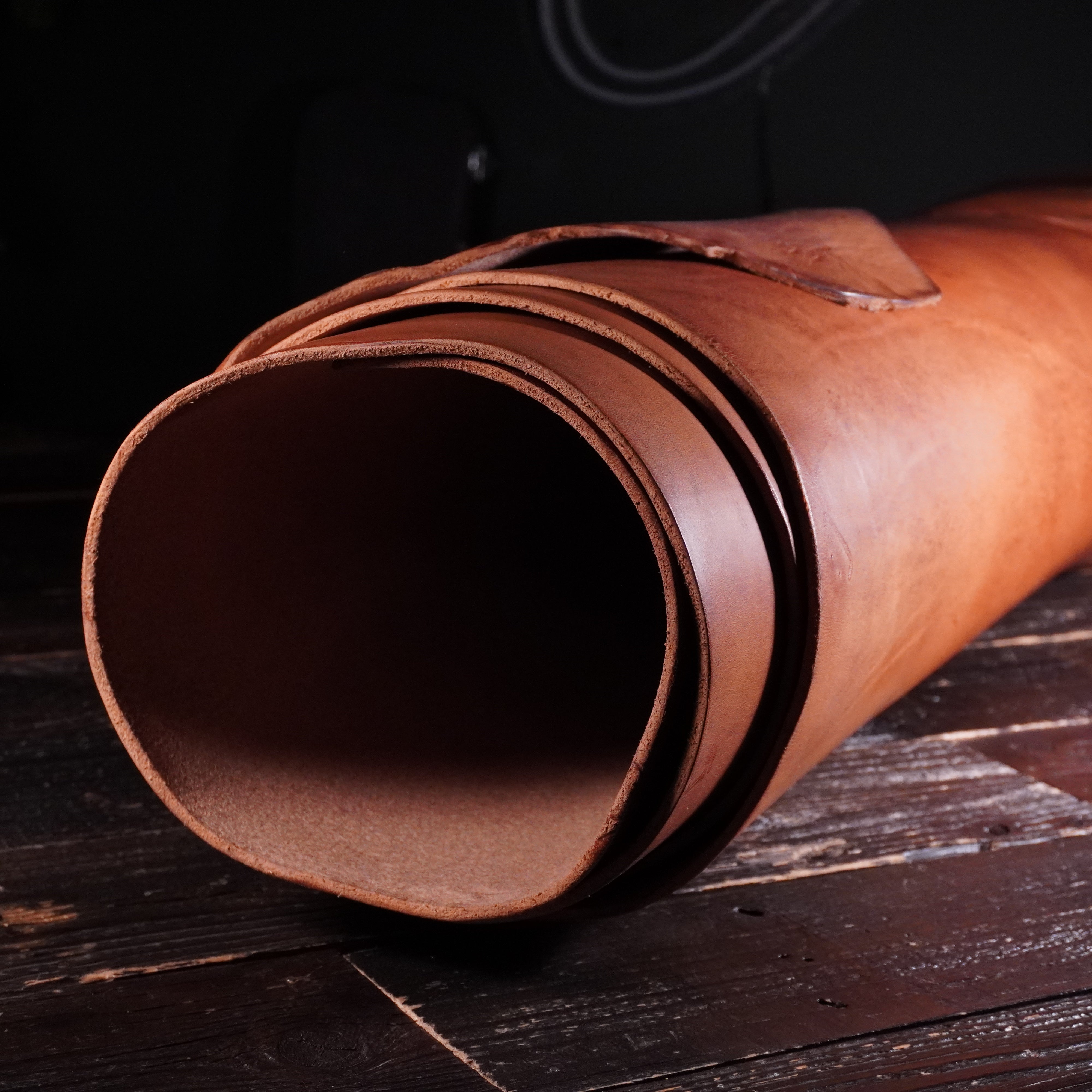 Premium Hermann Oak Old World Harness Leather 9-11oz - Ideal for Crafting Durable Belts, Wallets & Equestrian Gear