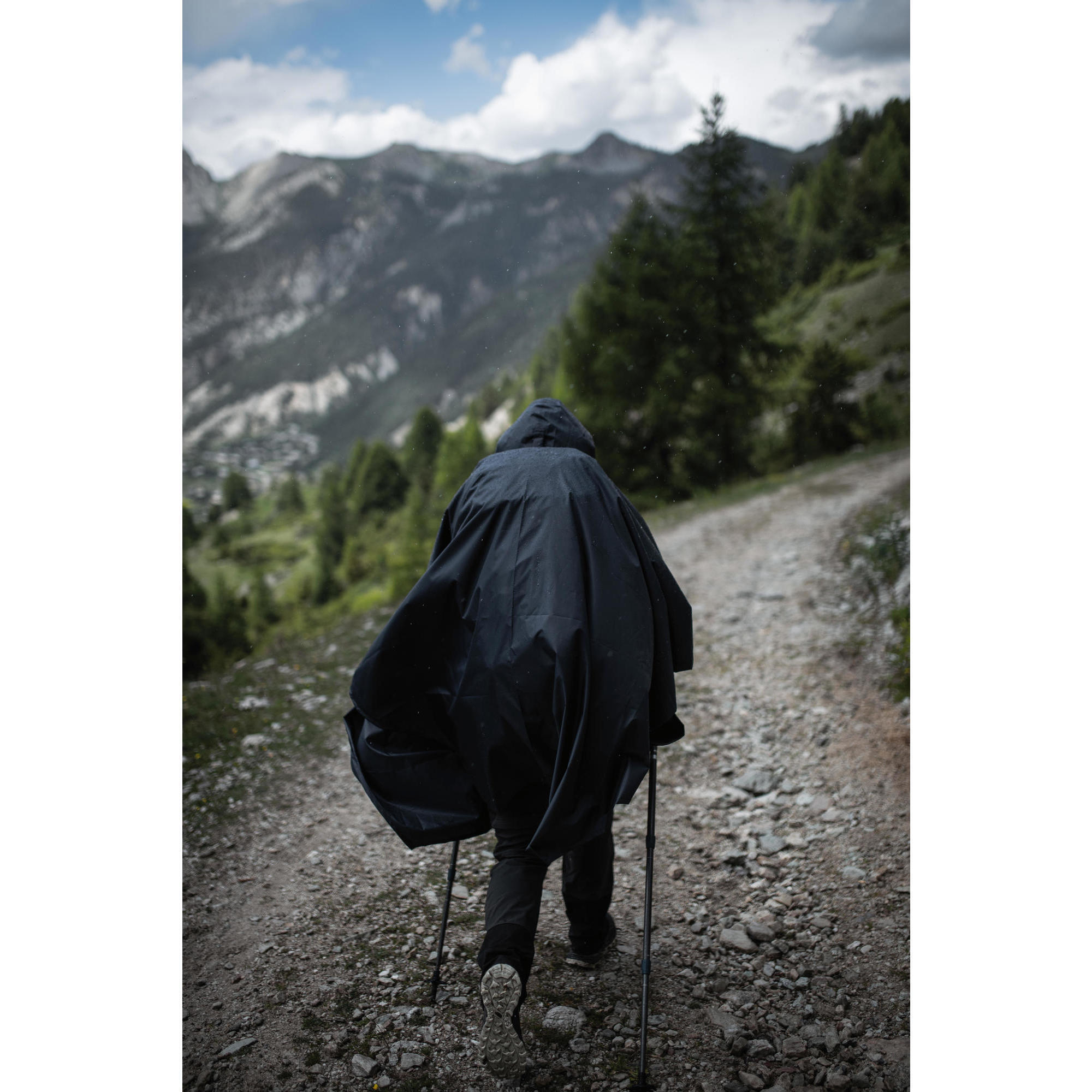 Forclaz MT100 Waterproof Rain Poncho - Lightweight & Compact 30L Packable Hiking Gear for Outdoor Camping & Travel