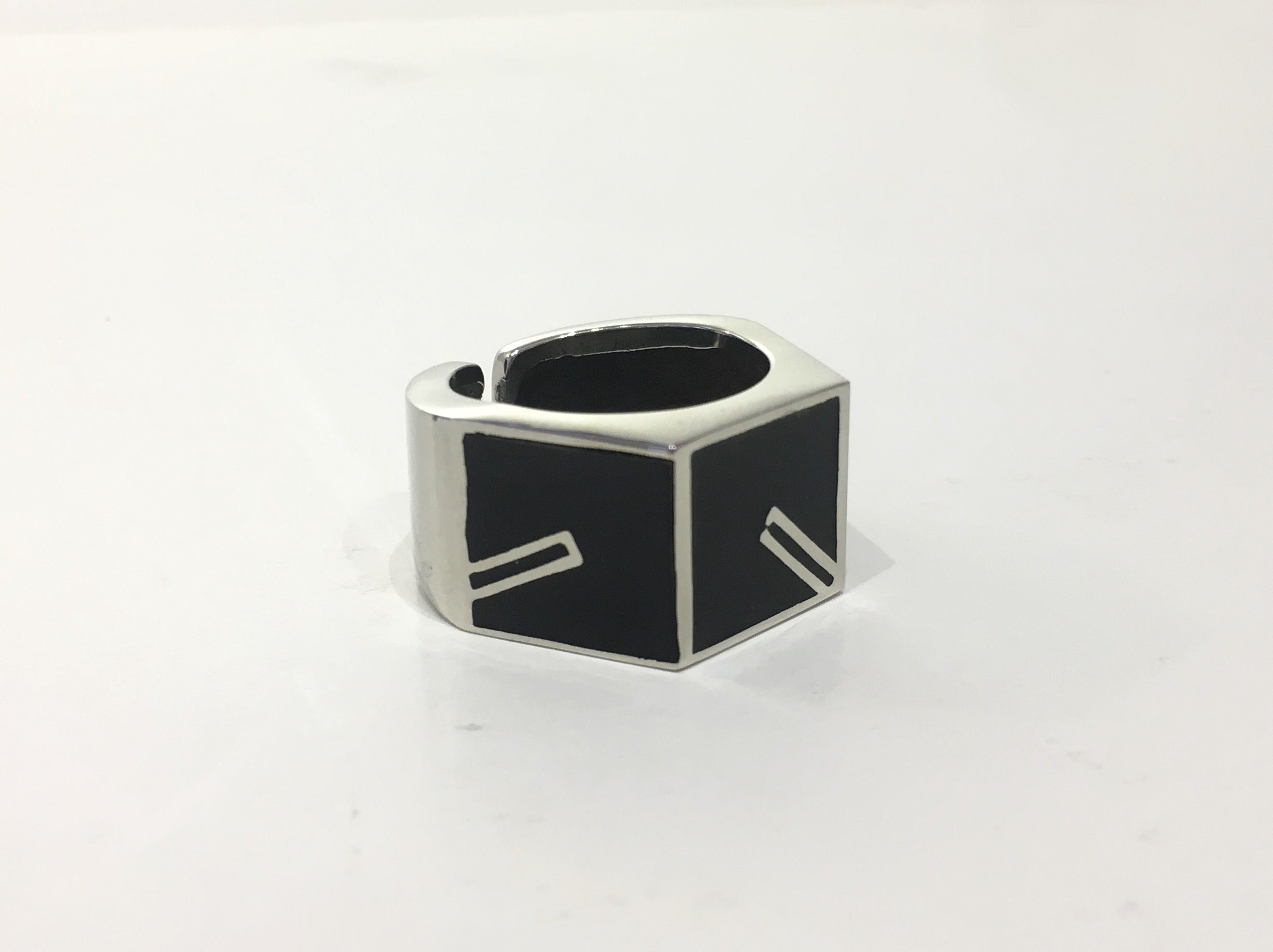 8FIVE2 Box Logo Ring - Stylish Stainless Steel Band for Men & Women - Perfect for Everyday Wear, Gifts & Fashion Accessories