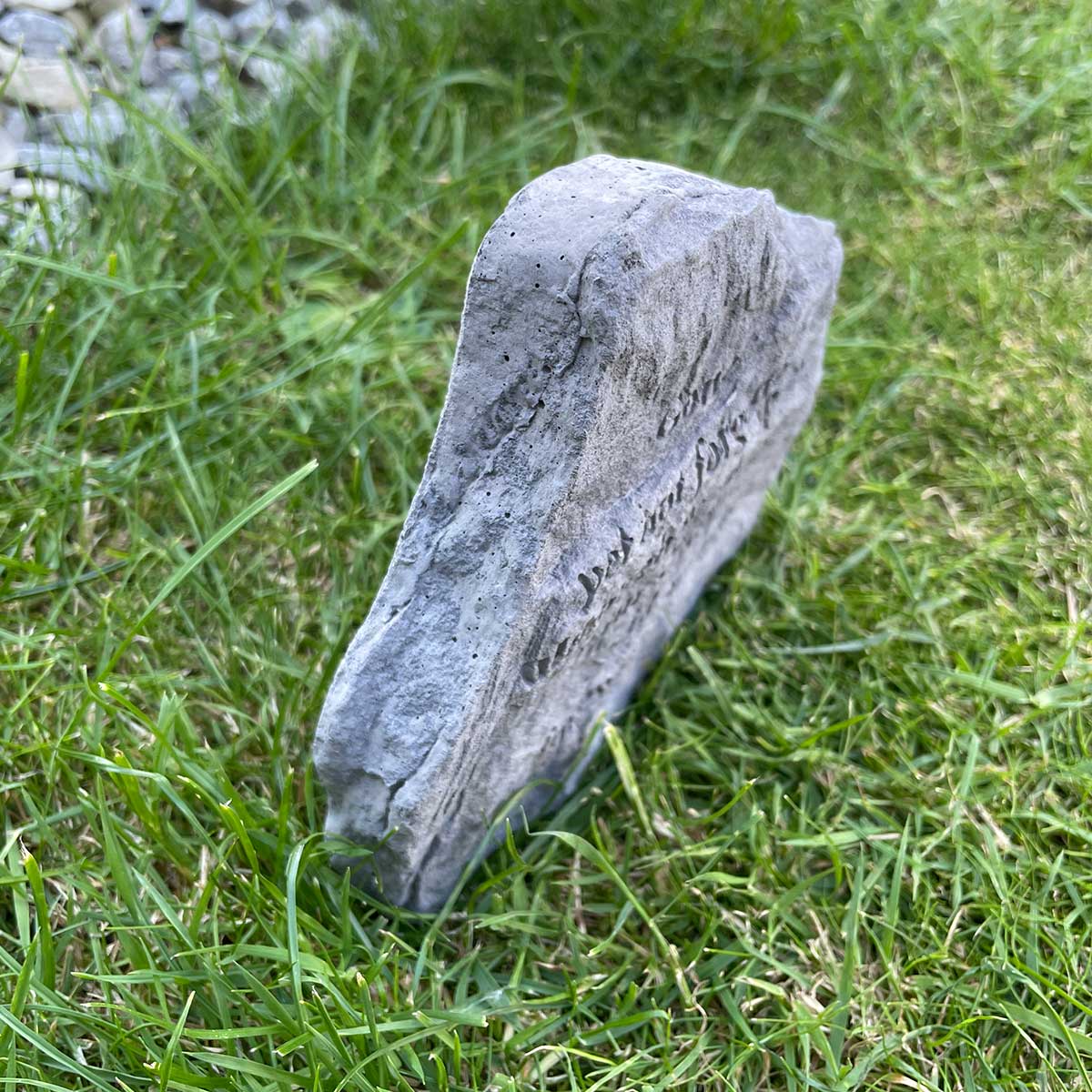 Personalized Outdoor Memorial Stone - Engraved Garden Grave Marker for Loved Ones | Perfect for Backyard, Cemetery, or Memorial Gardens