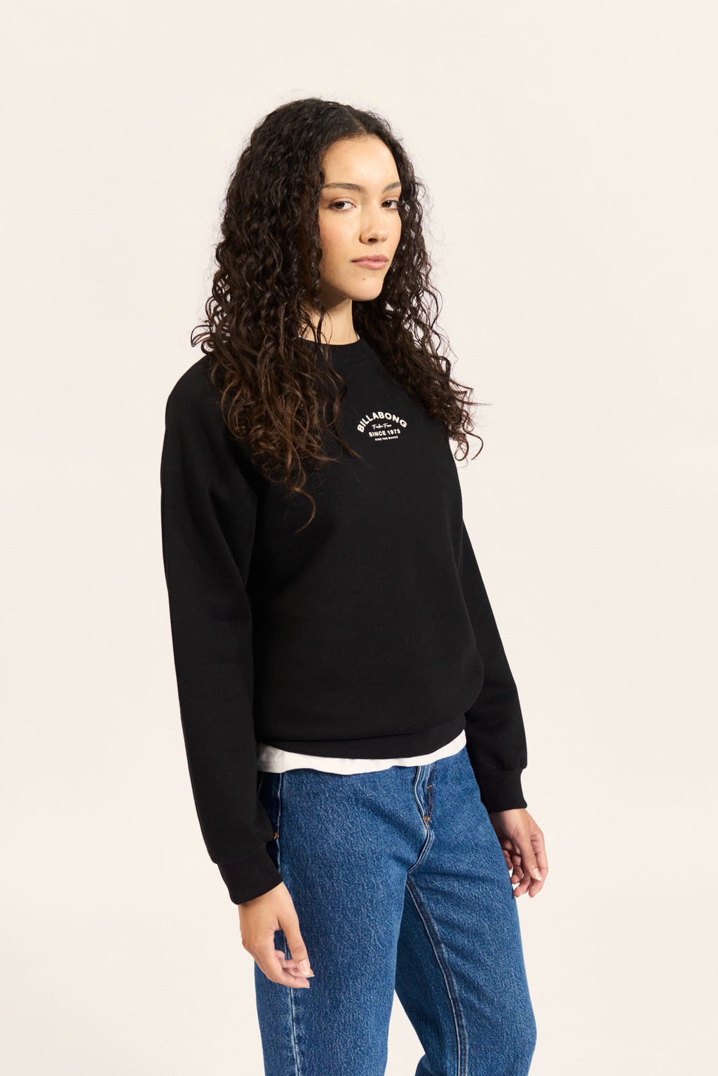 Billabong Feeling Free Crew Neck Sweatshirt - Black | Comfortable Men's Pullover for Casual Wear & Outdoor Activities