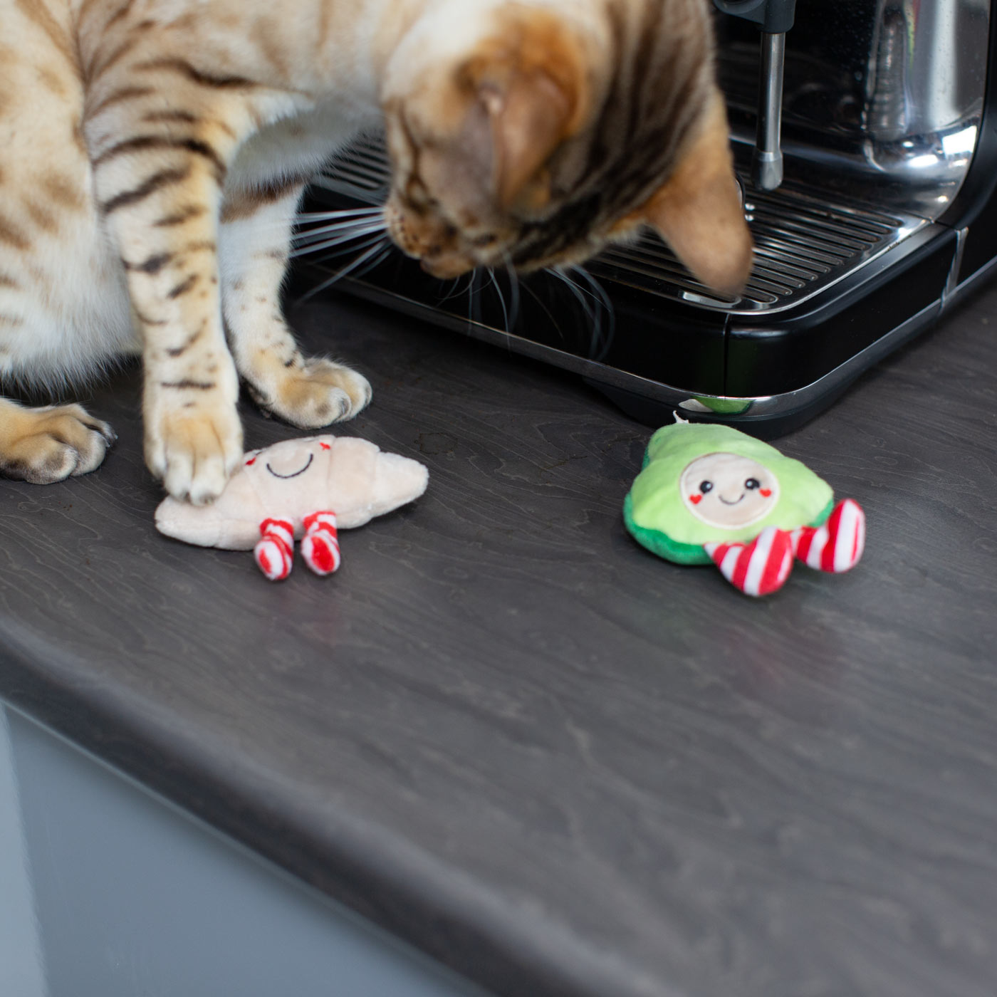 Premium Rosewood Christmas Cat Toy Duo - Interactive Brunch-Themed Catnip Toys for Kittens & Adult Cats - Perfect for Holiday Playtime & Gift Giving