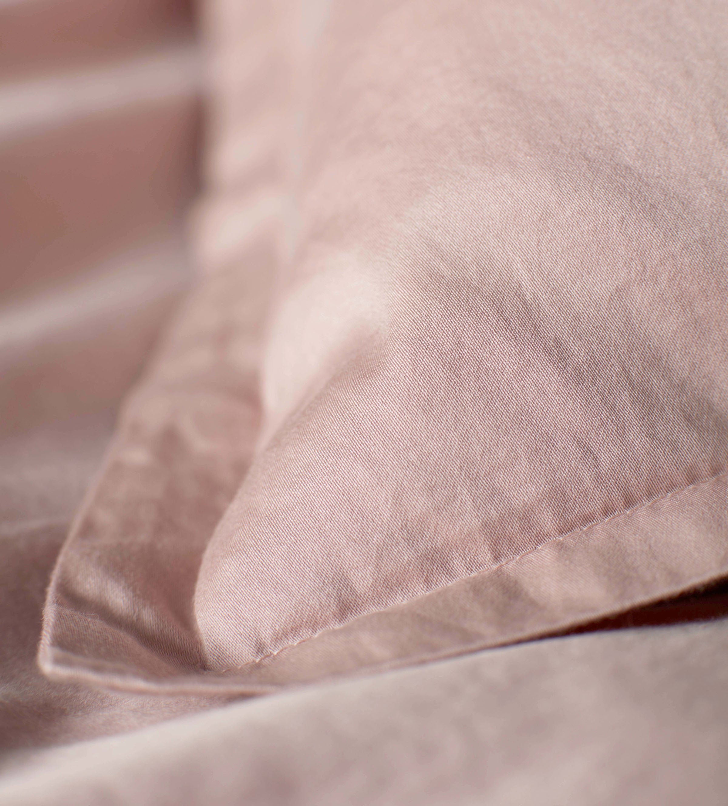 Dusty Pink 100% Cotton Bed Sheet Set - Super Soft & Breathable Luxury Bedding for Master Bedroom, Guest Room, or Dorm - 4 Piece Includes Flat Sheet, Fitted Sheet & Pillowcases