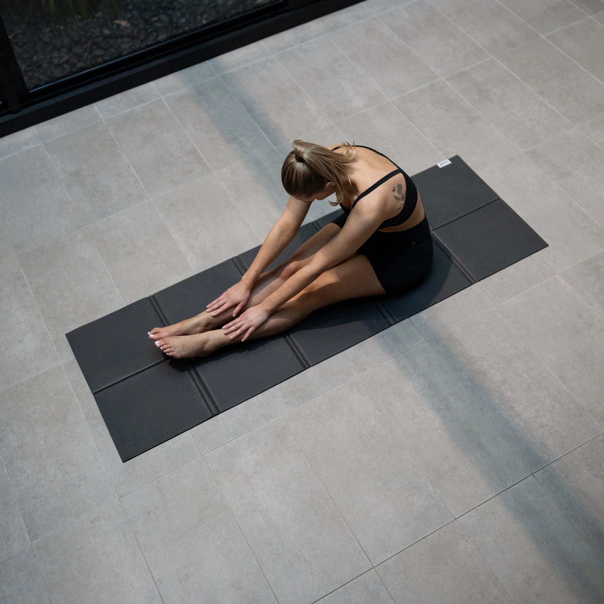 BAHE FoldUp Exercise Mat 6mm Thick - Non-Slip Yoga Mat for Home Gym, Pilates & Fitness - Anthracite Color - Perfect for Workouts, Stretching & Meditation