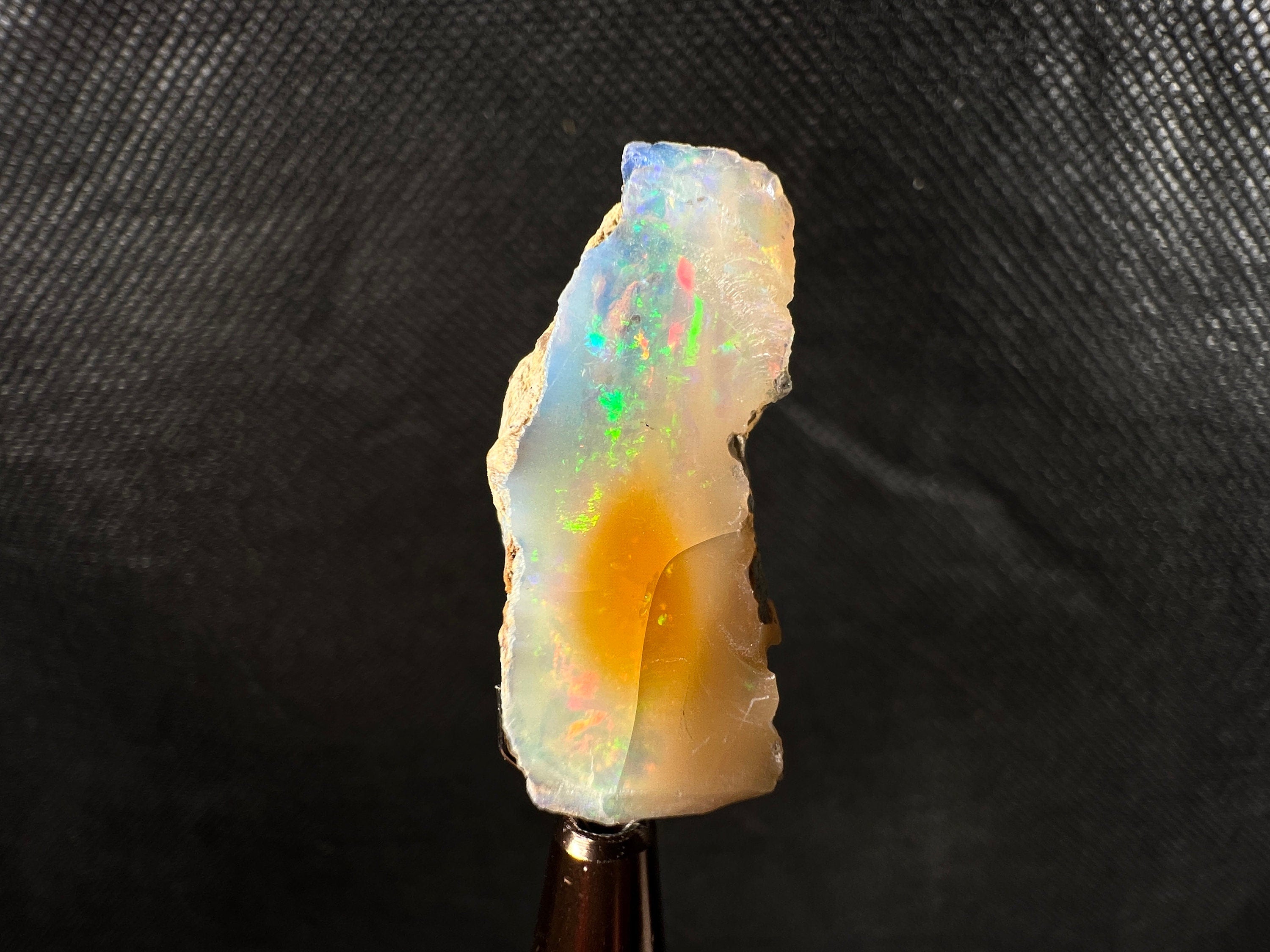 Premium 4A+ Welo Opal Raw Crystal - Natural Cutting Grade Opal Gemstone, October Birthstone for Jewelry Making & Healing Crystals (Ideal for Rings, Necklaces & Spiritual Meditation)