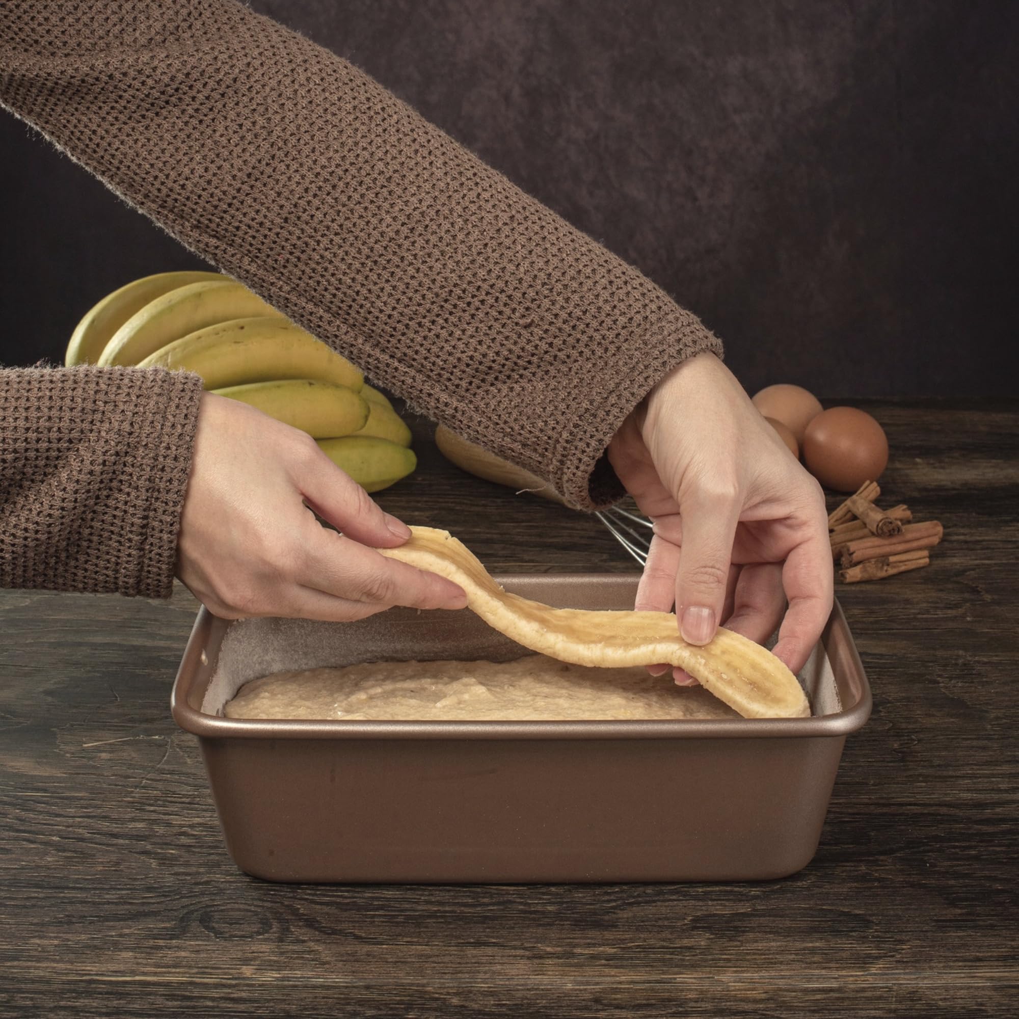 Nonstick 9x5 Inch Bread Loaf Pan for Baking - PFOA & BPA Free Non-Toxic Loaf Tin | Best 9x5 Non-Stick Bakeware for Banana Bread, Pound Cake & Homemade Loaves | Oven Safe & Easy Clean for Perfect Baking Every Time