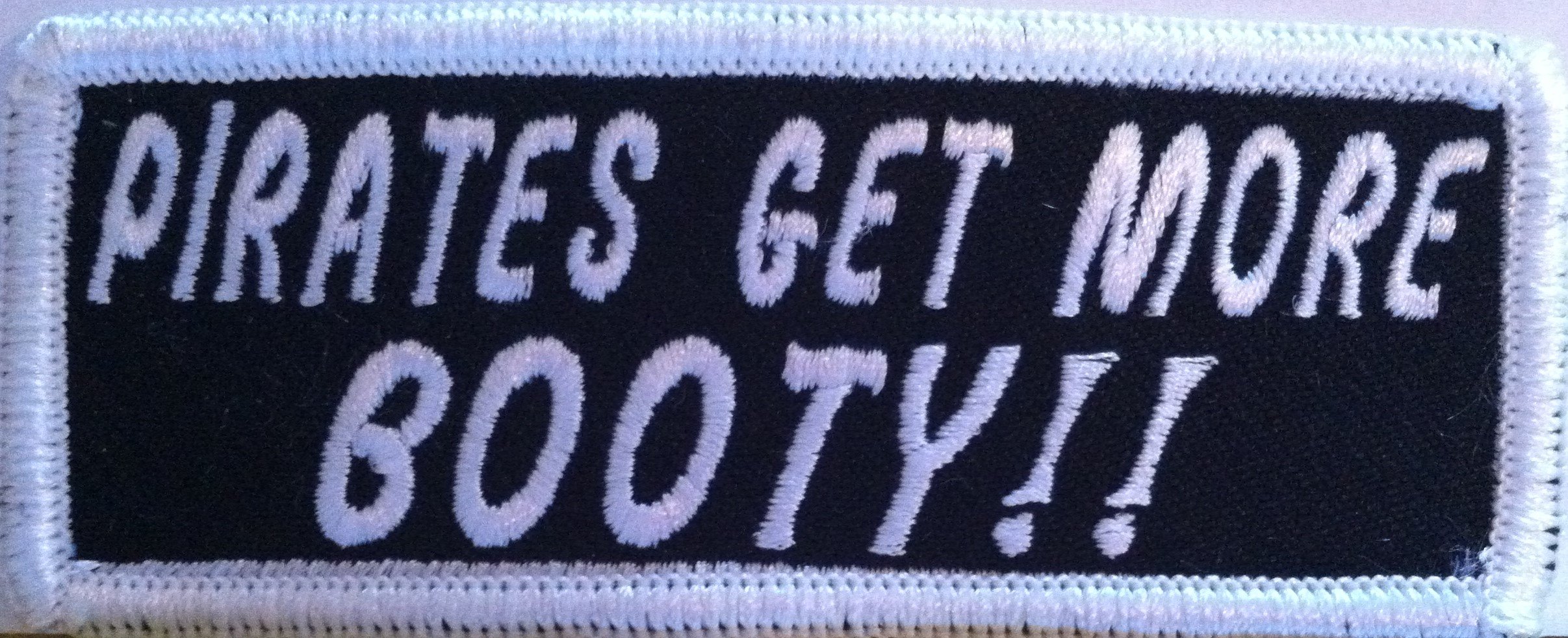 Pirate Iron-On Patch Emblem with White Border - DIY Sewing Accessory for Jackets, Hats, Bags & Costumes