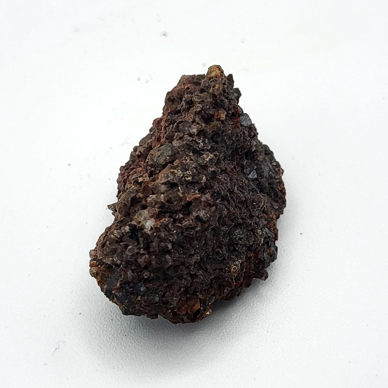 Natural Brookite & Magnetite Raw Stones for Crystal Healing, Meditation & Energy Work – High-Quality Mineral Specimens for Collectors & Spiritual Use